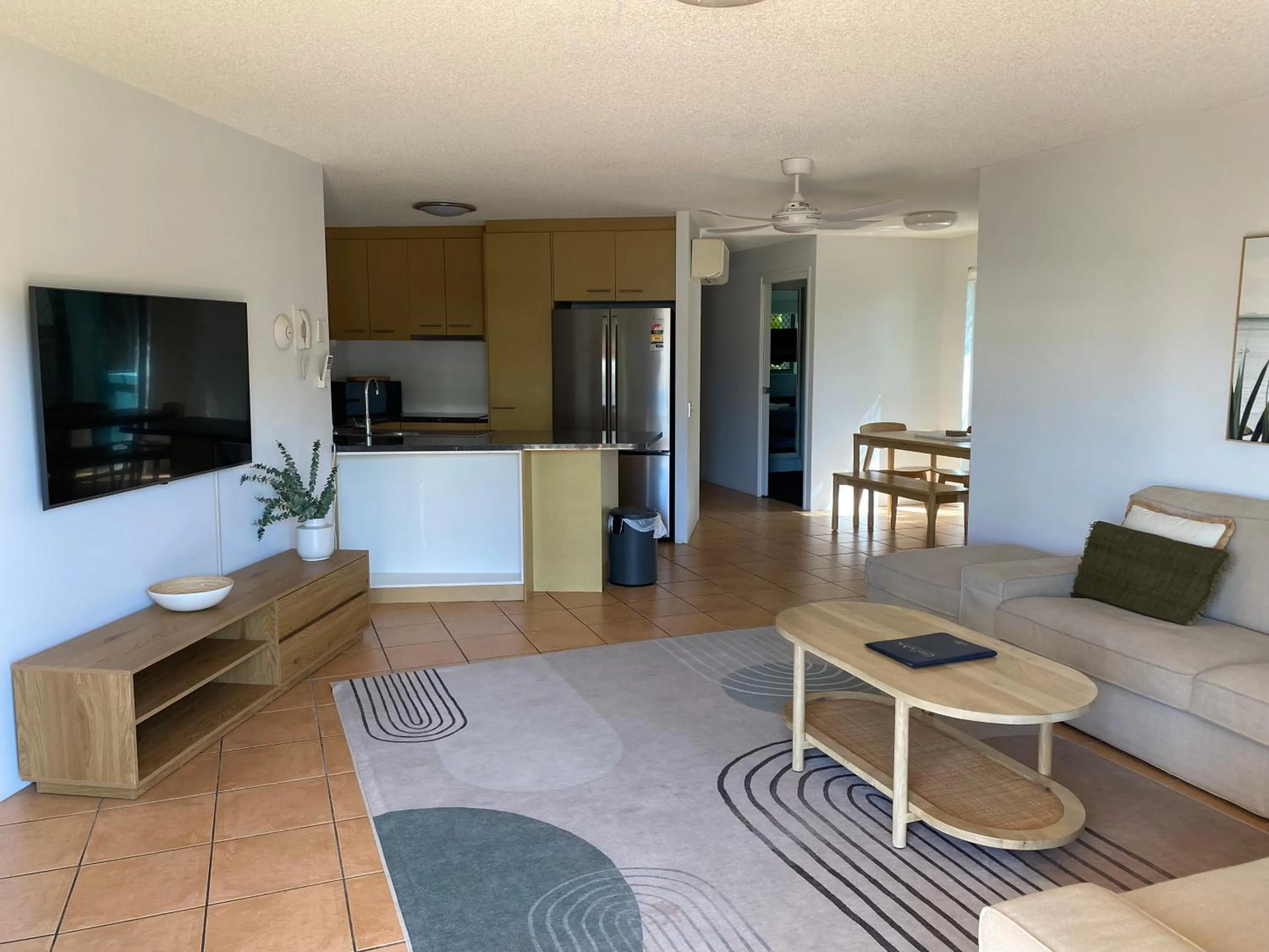 TV and multimedia in Kings Bay Apartments