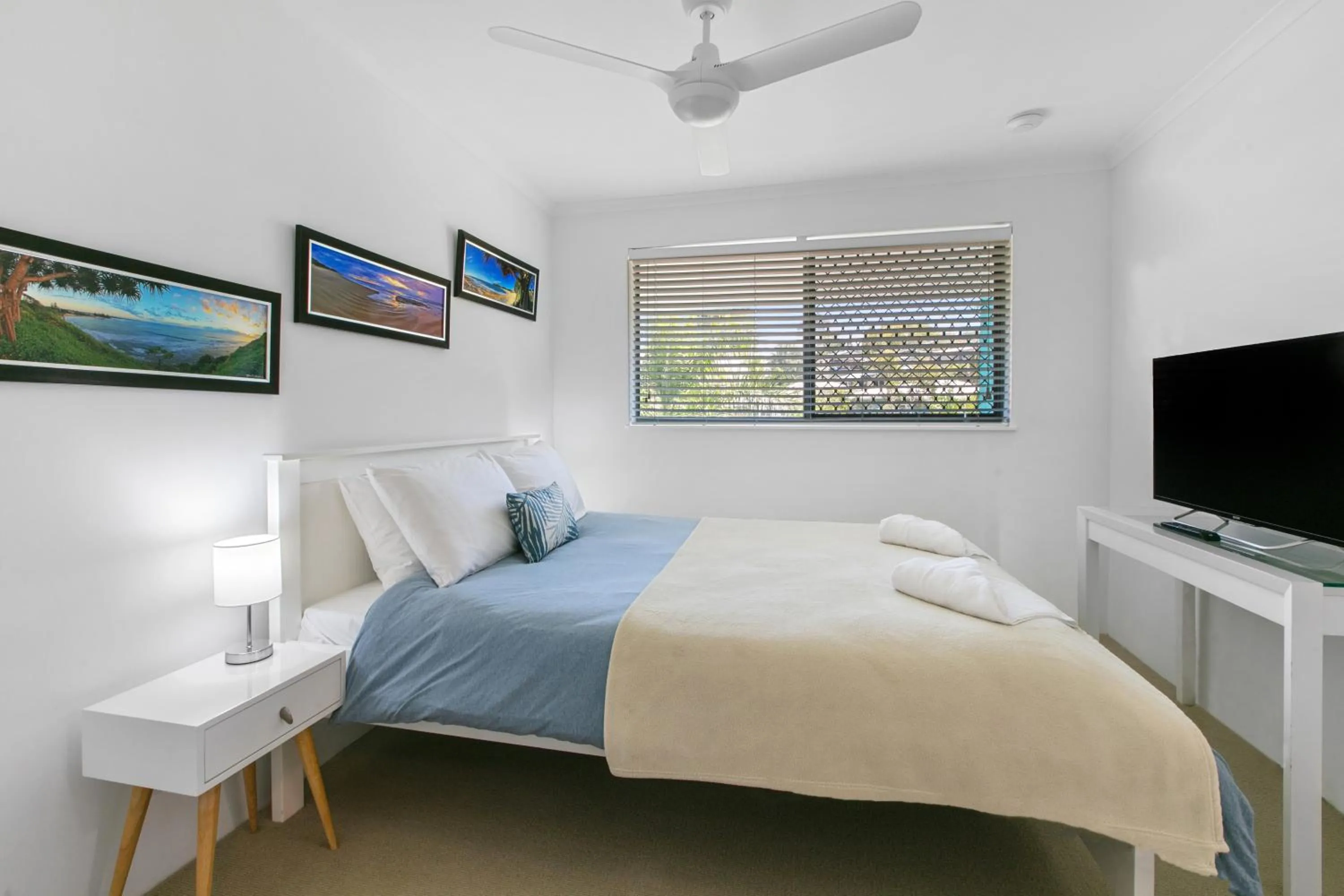 Bedroom, Bed in Kings Bay Apartments
