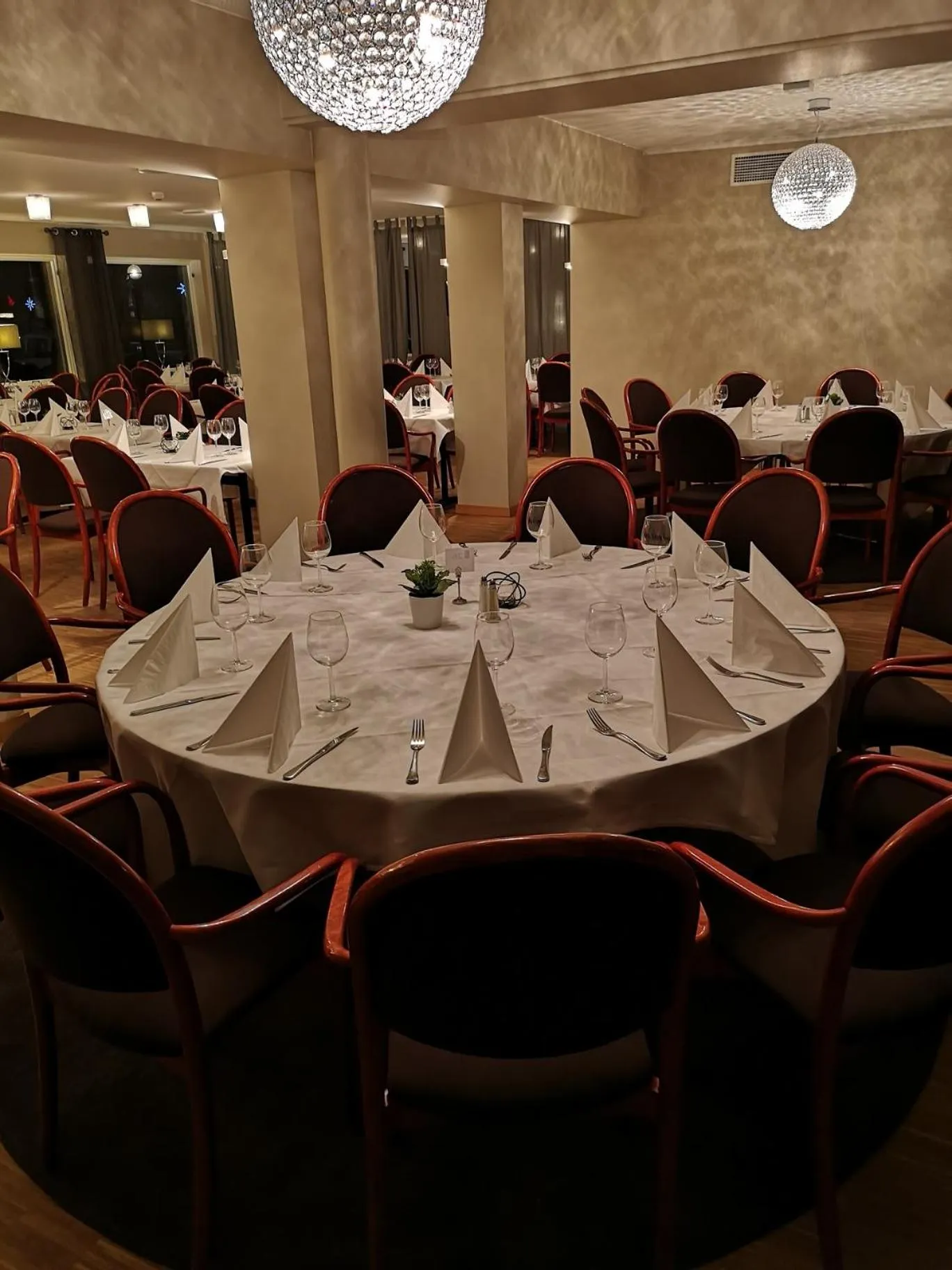 Restaurant/places to eat in Hotell Åsen