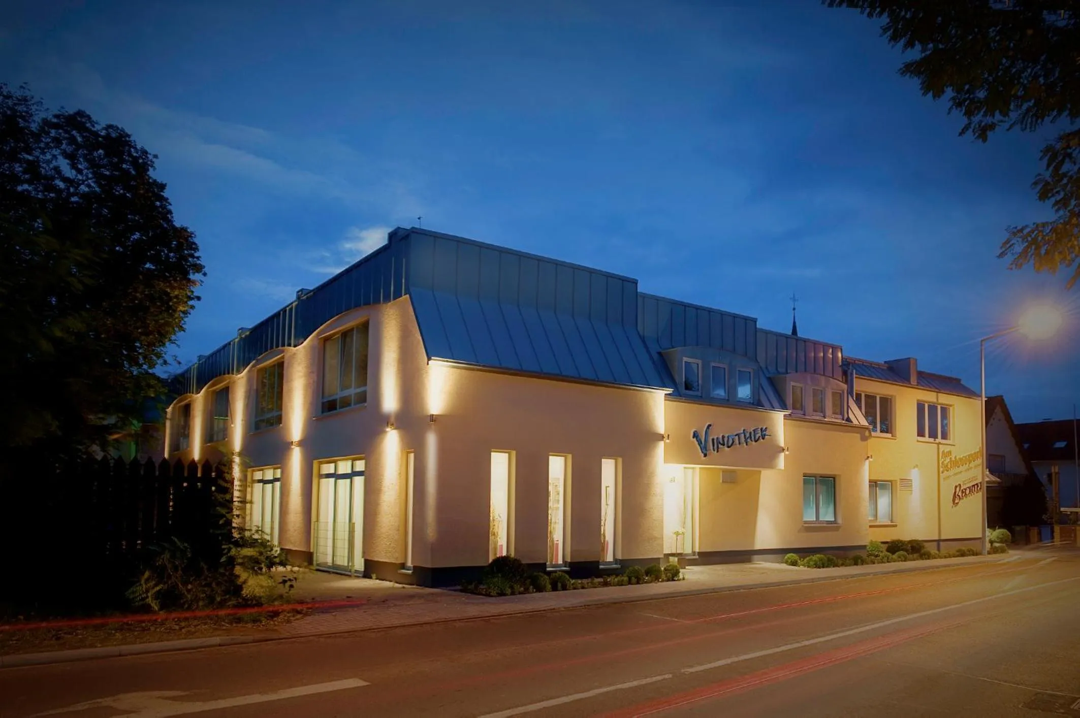Facade/entrance, Property Building in Am Schlosspark