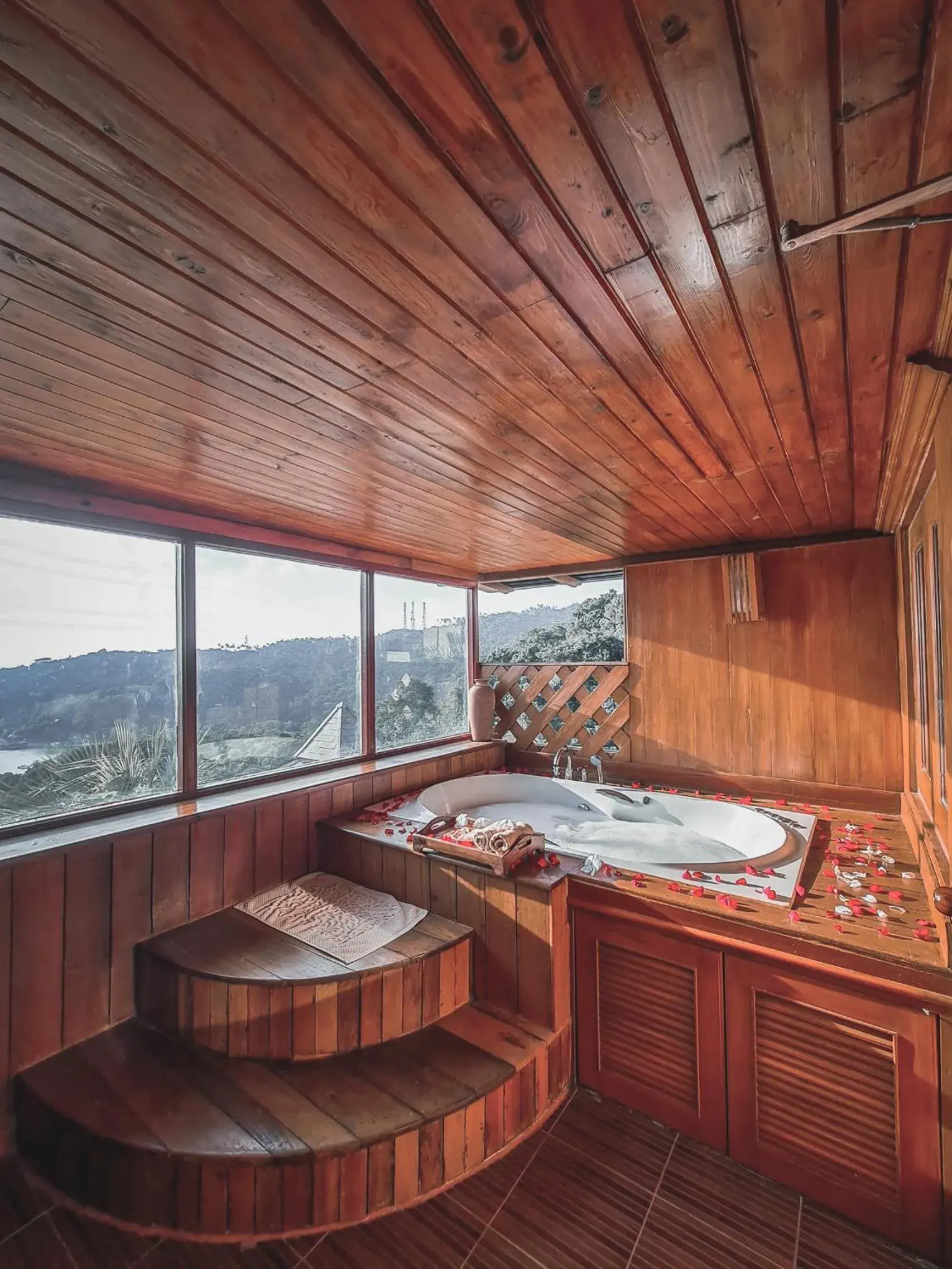 Honeymoon Sky in Ko Tao Paradise Resort Honeymoon Sky in Ko Tao Paradise Resort