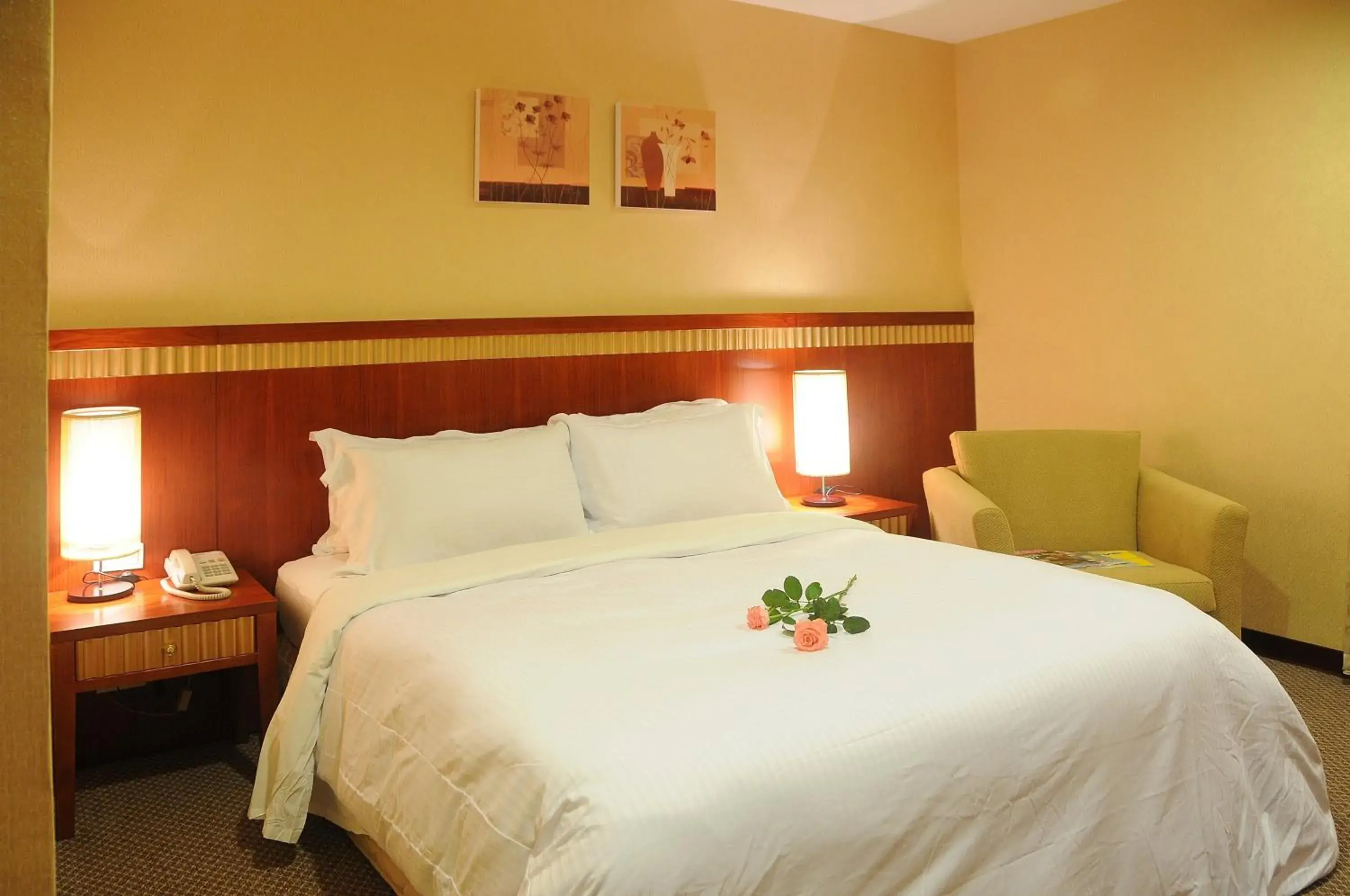 Bed in Eastern Beauty Hotel Bed in Eastern Beauty Hotel