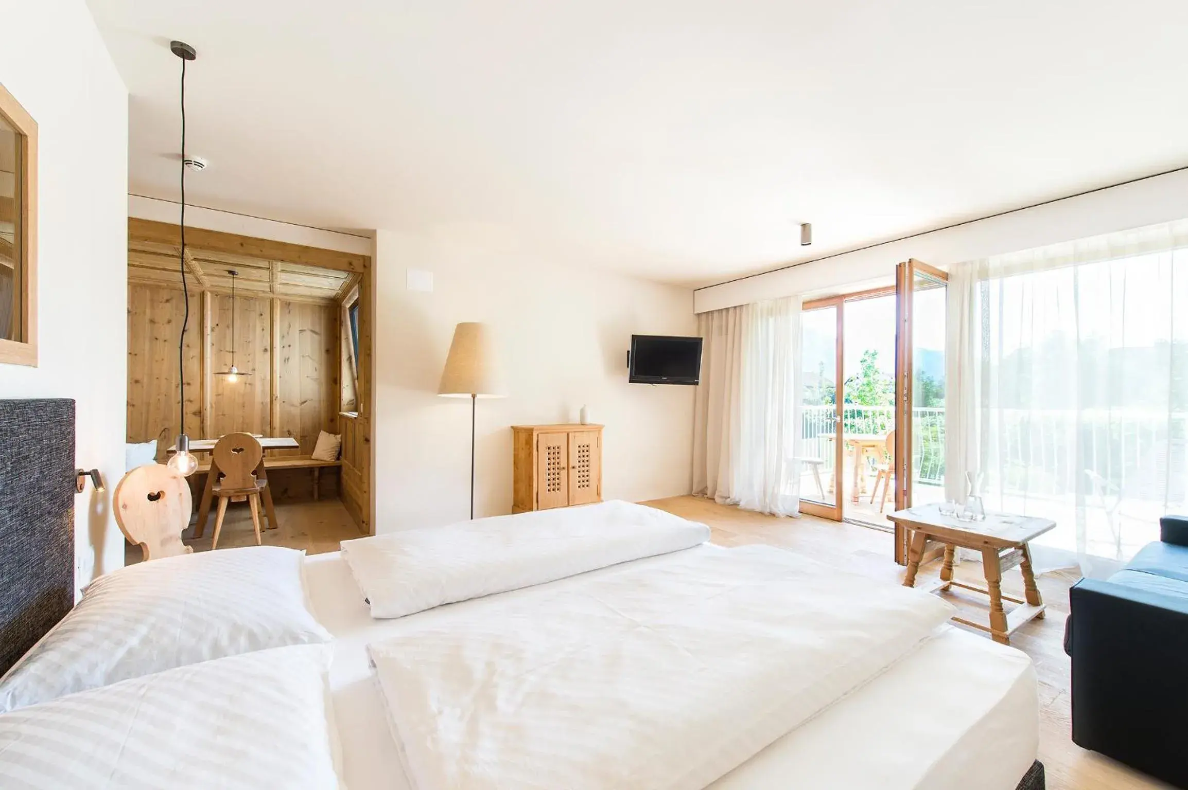 Deluxe King Suite with Terrace and Garden View in Boutique-Hotel Ballguthof am Golfplatz Deluxe King Suite with Terrace and Garden View in Boutique-Hotel Ballguthof am Golfplatz