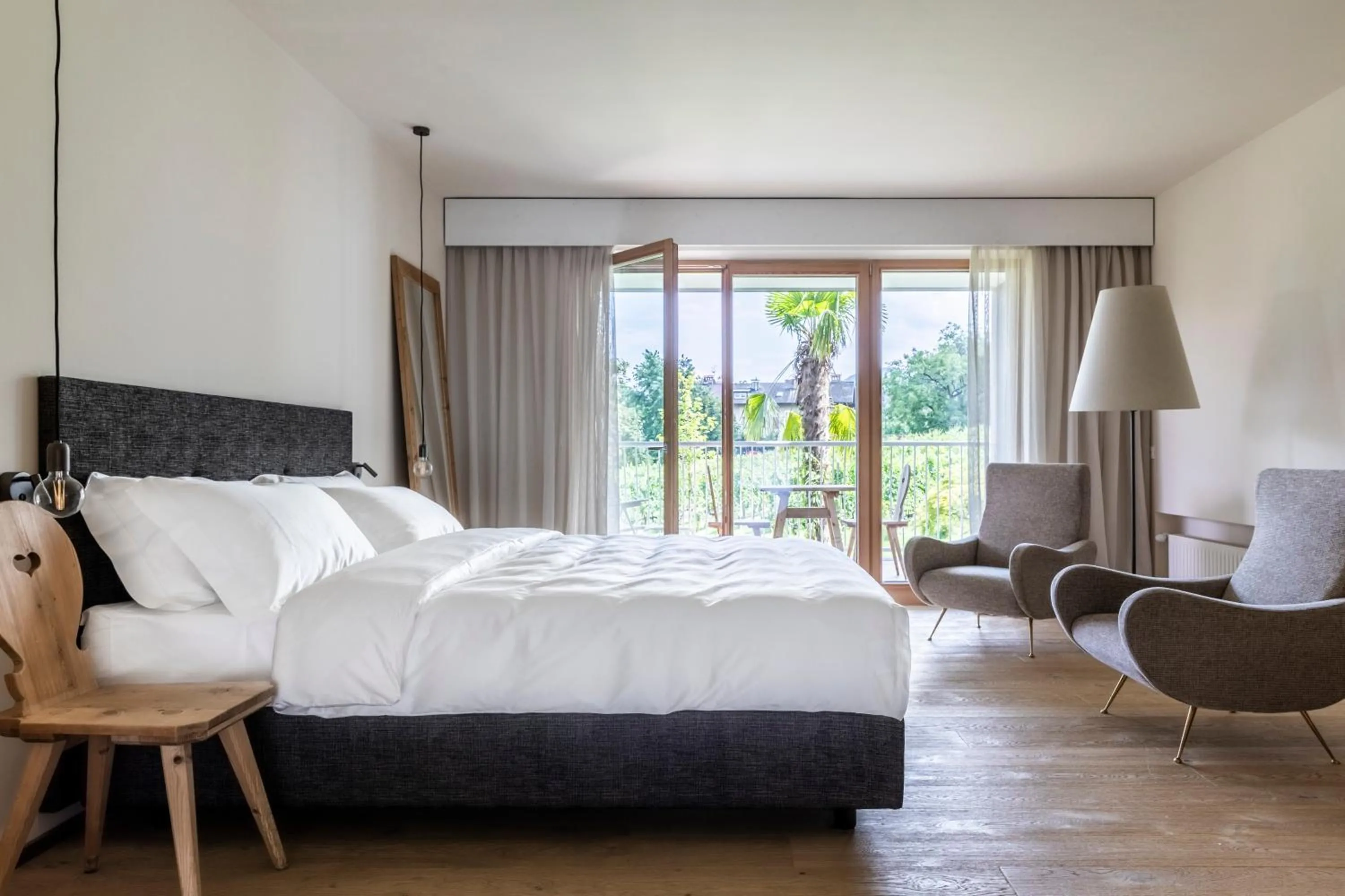 Deluxe Suite with Terrace and Garden View in Boutique-Hotel Ballguthof am Golfplatz