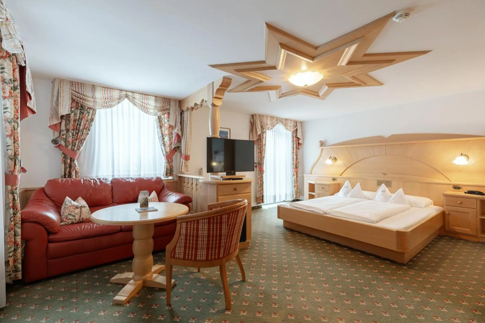 Bedroom, Bed in Piccolo - Dolomites & Gourmet Hotel