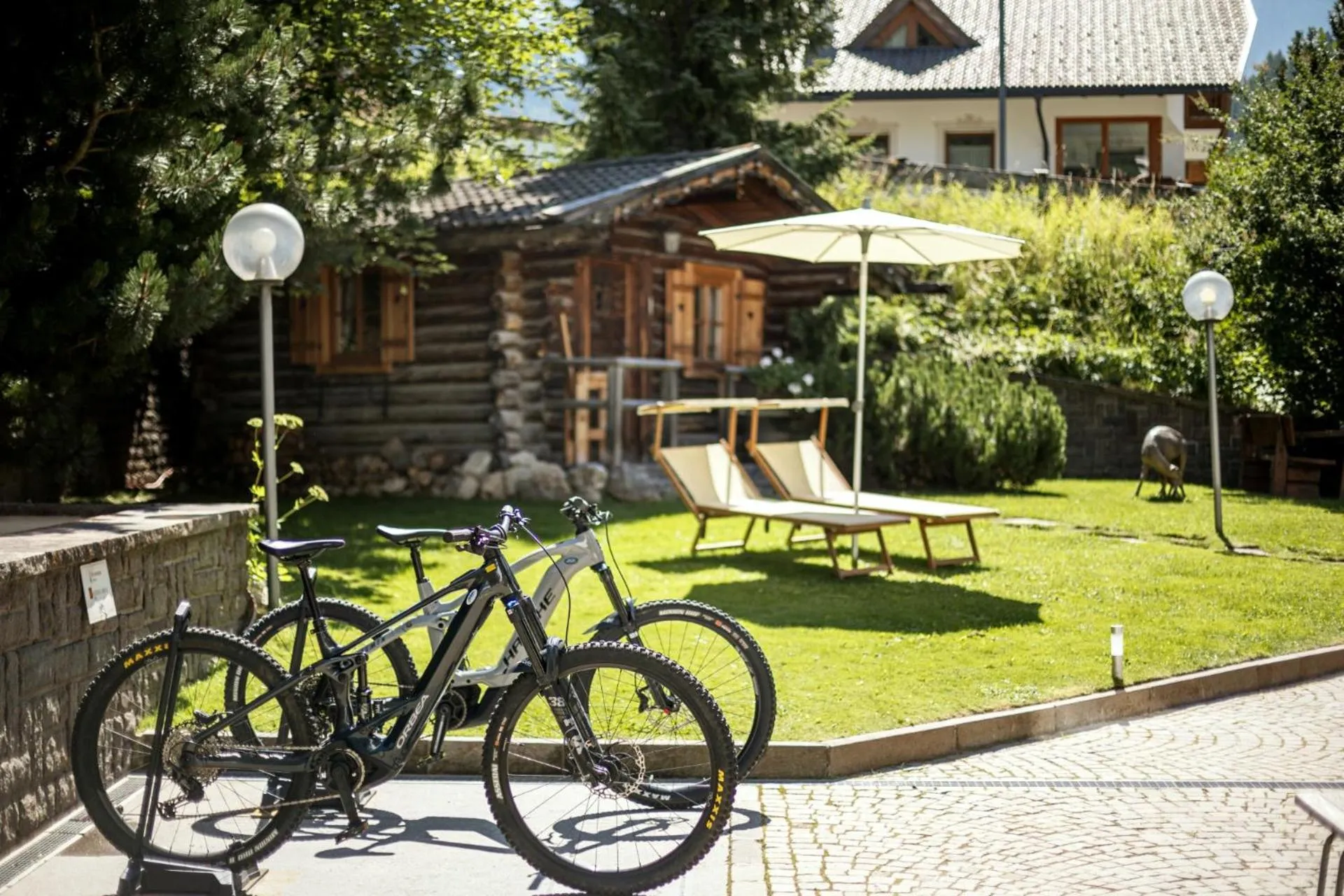 Garden in Piccolo - Dolomites & Gourmet Hotel