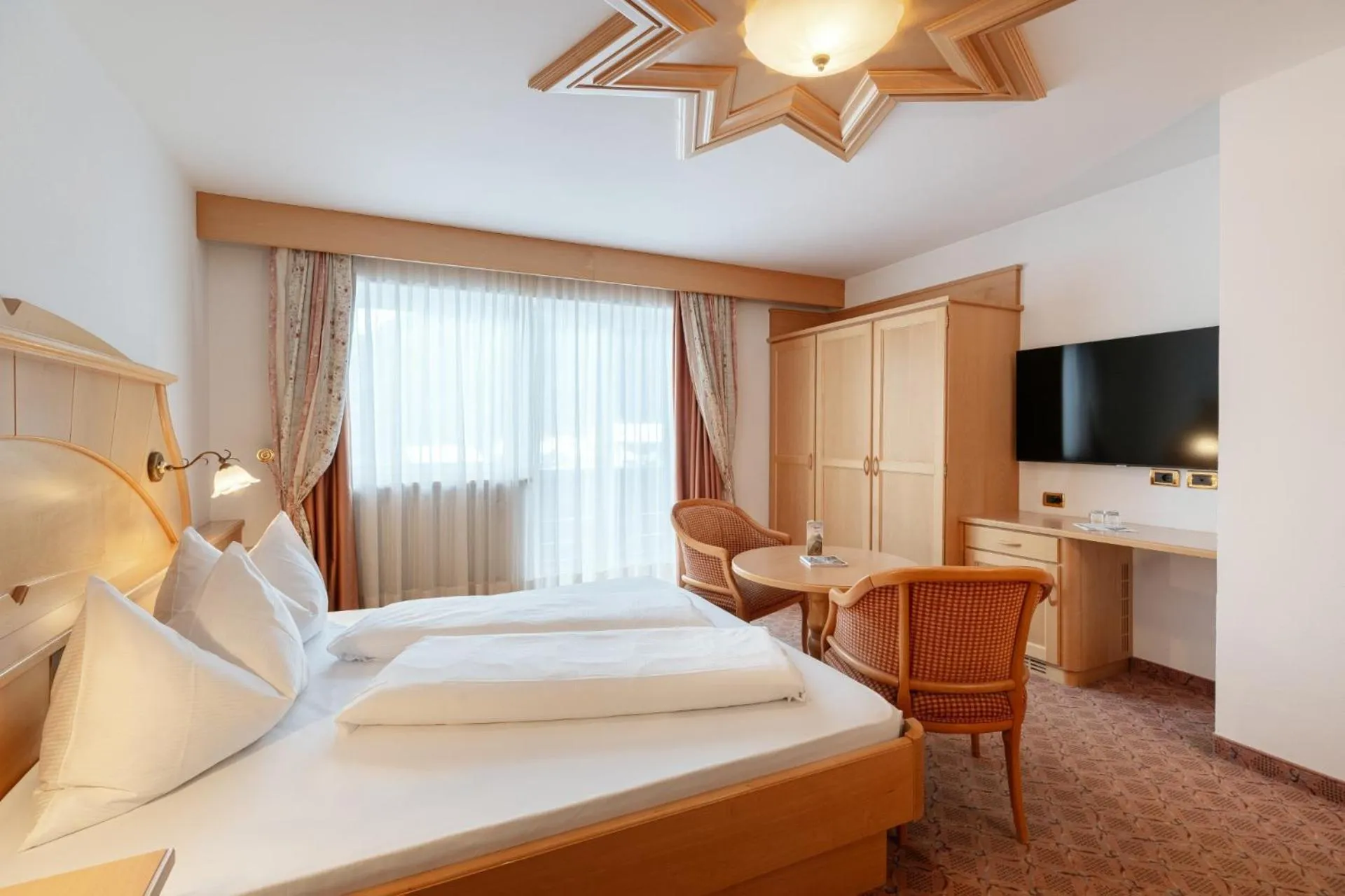 Bedroom, Bed in Piccolo - Dolomites & Gourmet Hotel