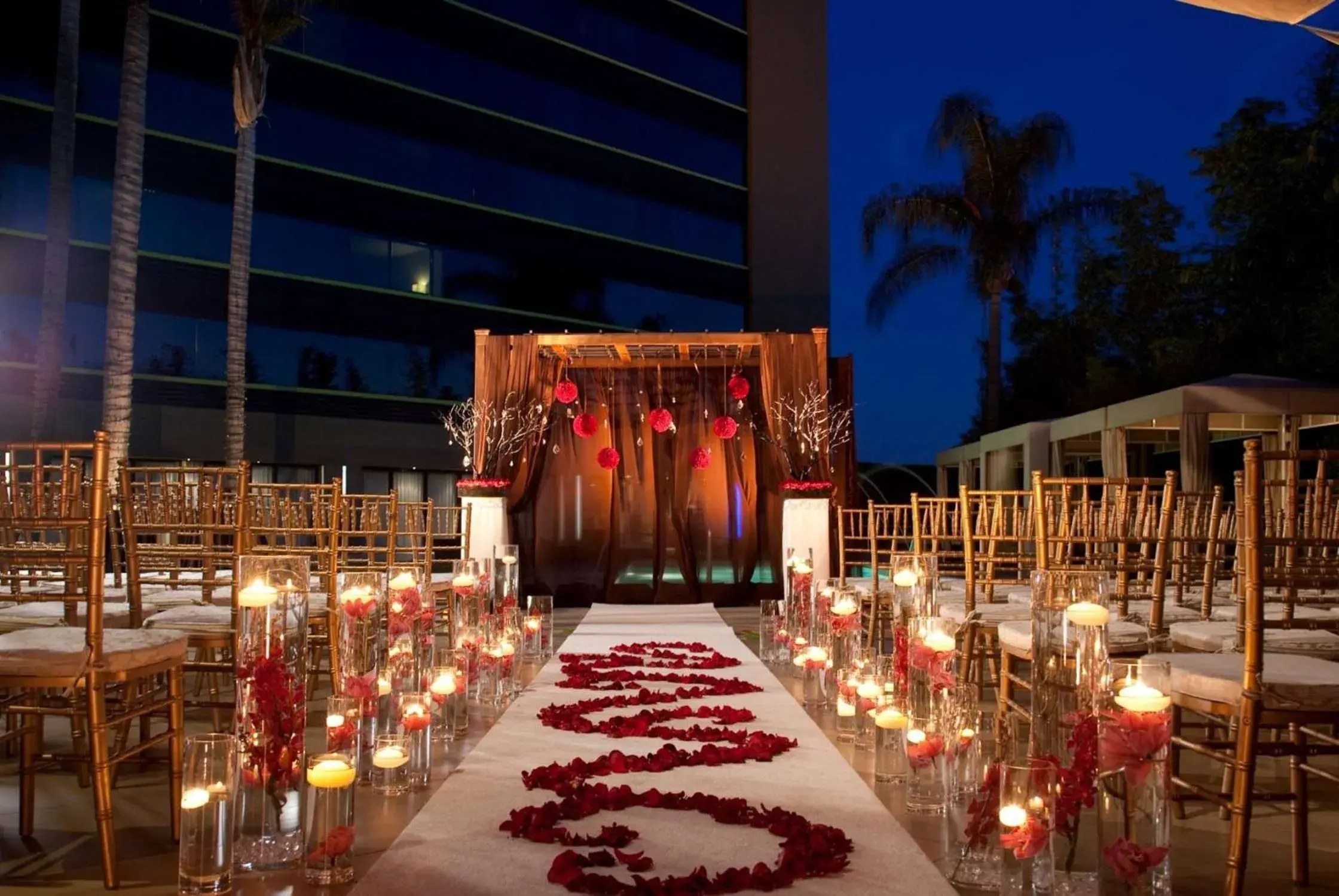 Pool view in DoubleTree by Hilton Monrovia - Pasadena Area Pool view in DoubleTree by Hilton Monrovia - Pasadena Area