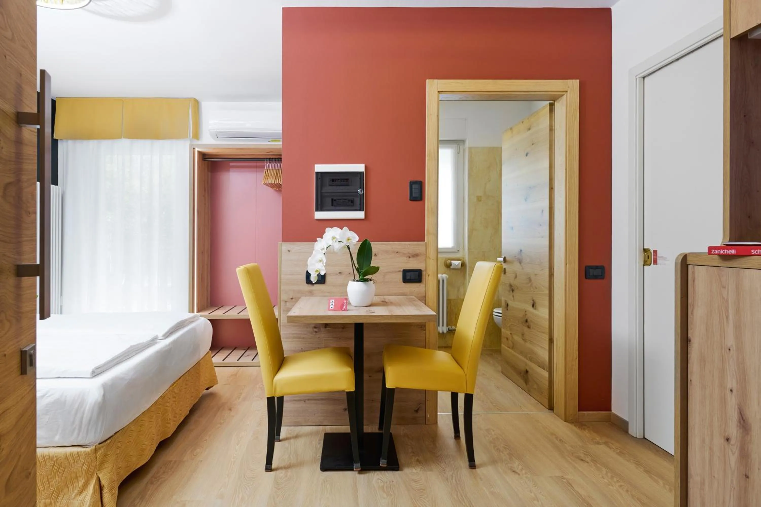 Photo of the whole room, Bed in Residence Hotel Miralago