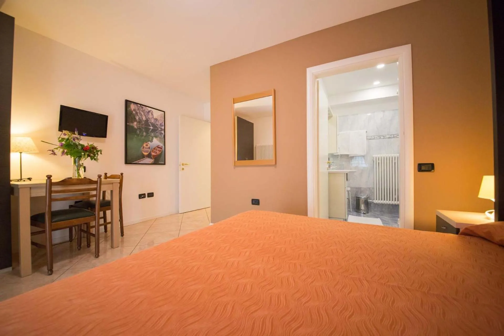 Photo of the whole room, Bed in Residence Hotel Miralago