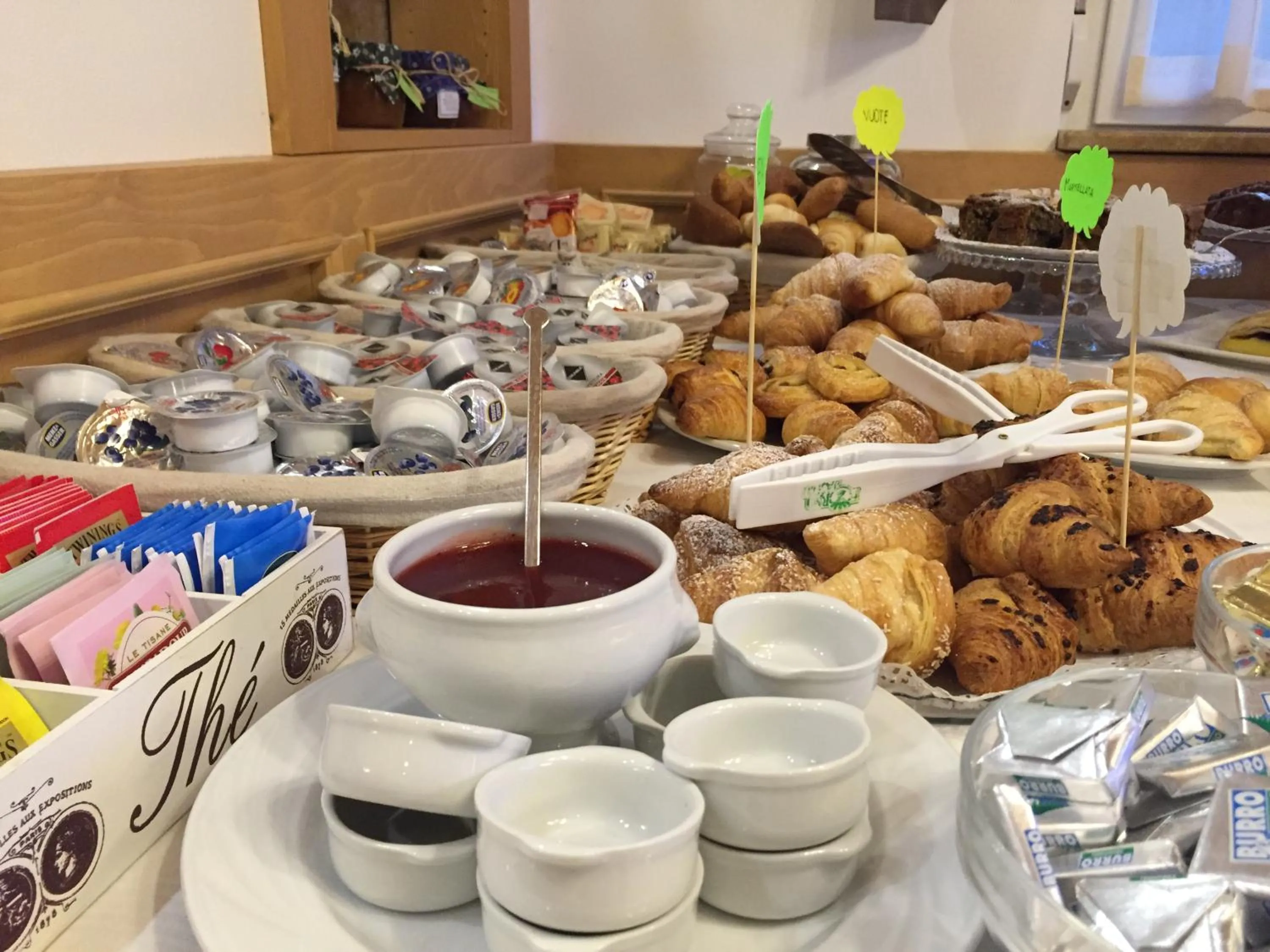 Breakfast in Residence Hotel Miralago