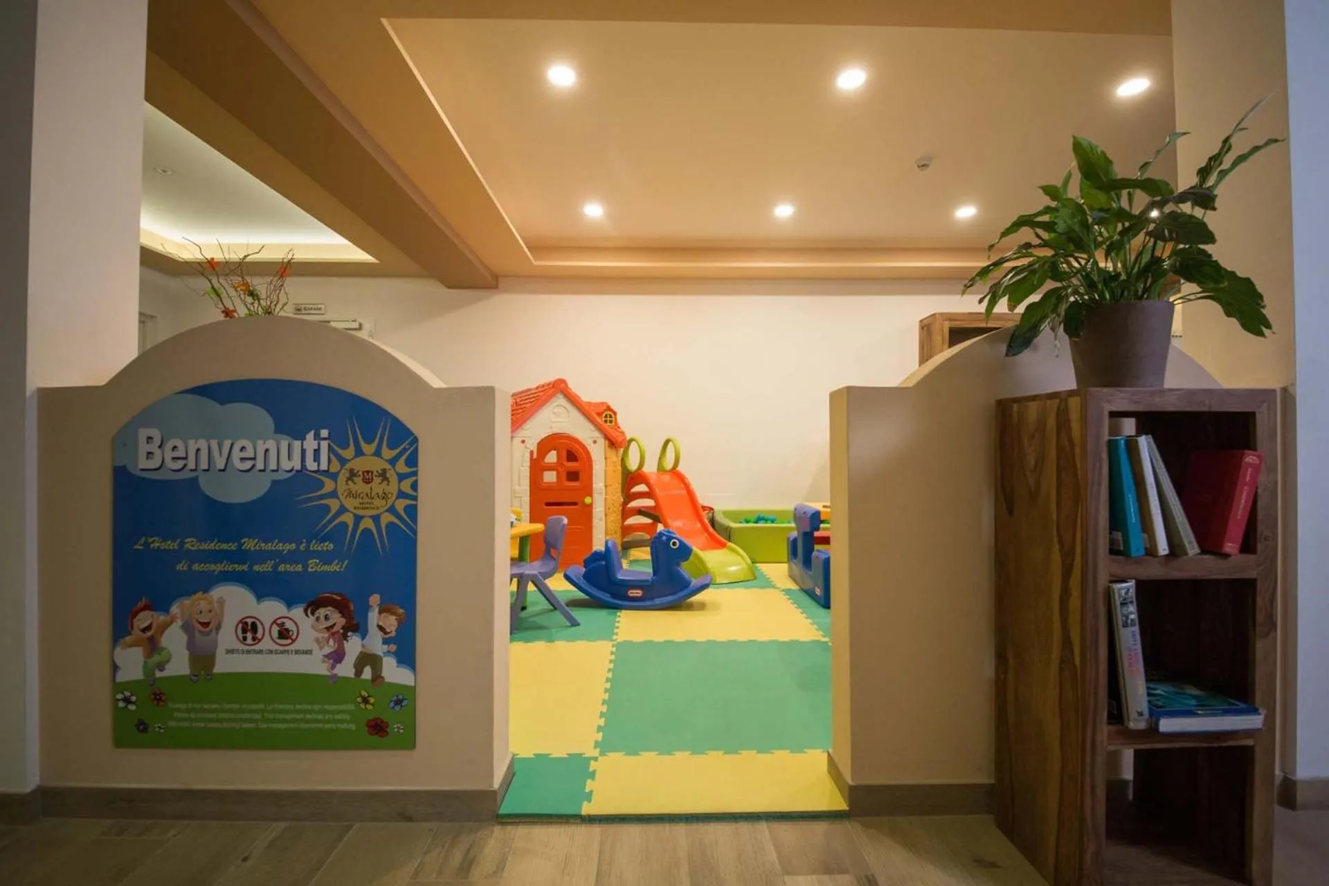 Children play ground in Residence Hotel Miralago