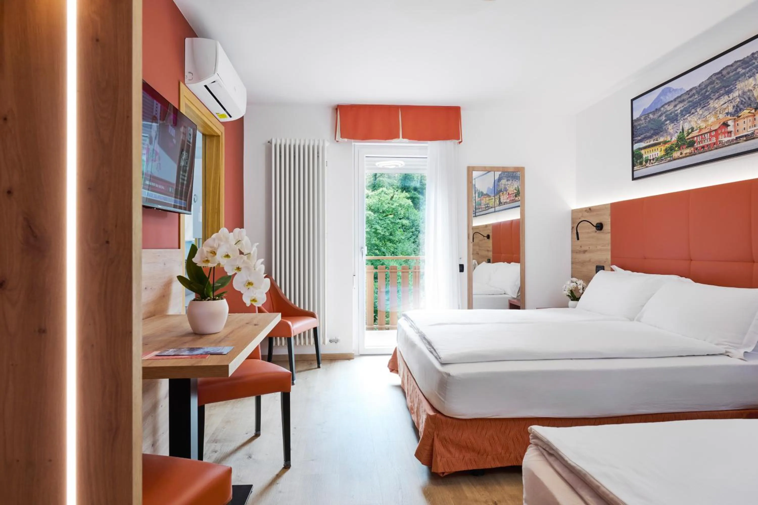 Photo of the whole room, Bed in Residence Hotel Miralago