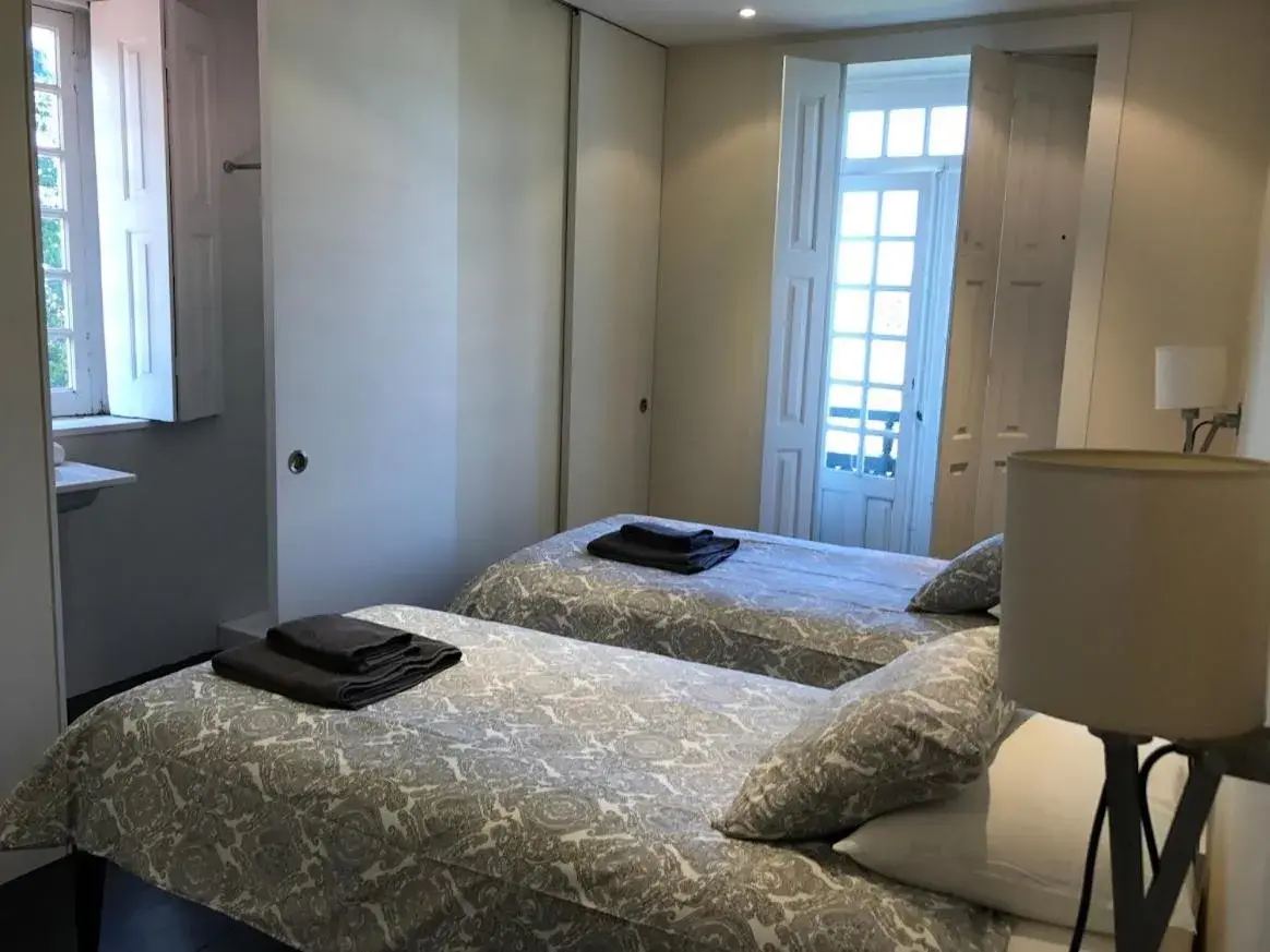 Twin Room with Shower in Camelia Rooms Twin Room with Shower in Camelia Rooms