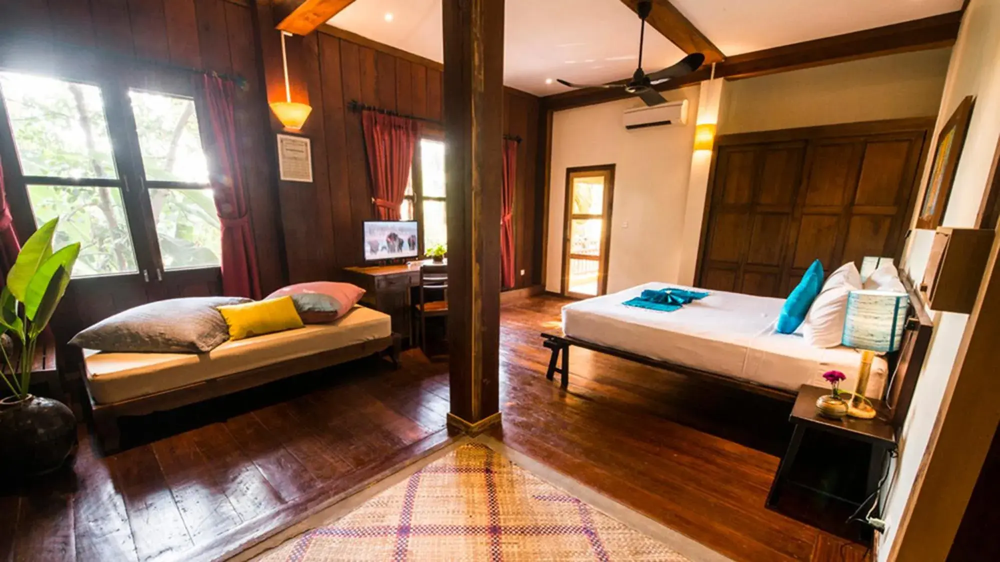 View (from property/room), Bed in Maisons Wat Kor View (from property/room), Bed in Maisons Wat Kor