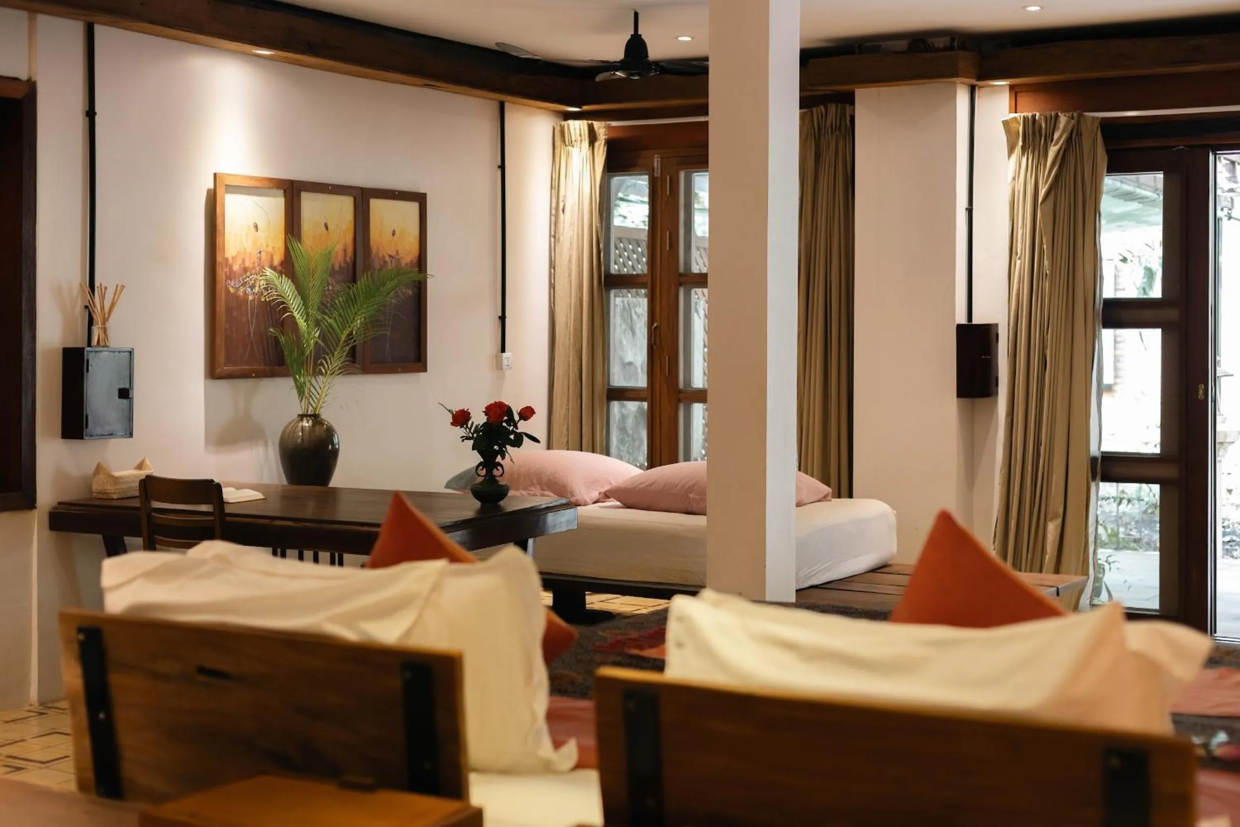 Decorative detail, Bed in Maisons Wat Kor