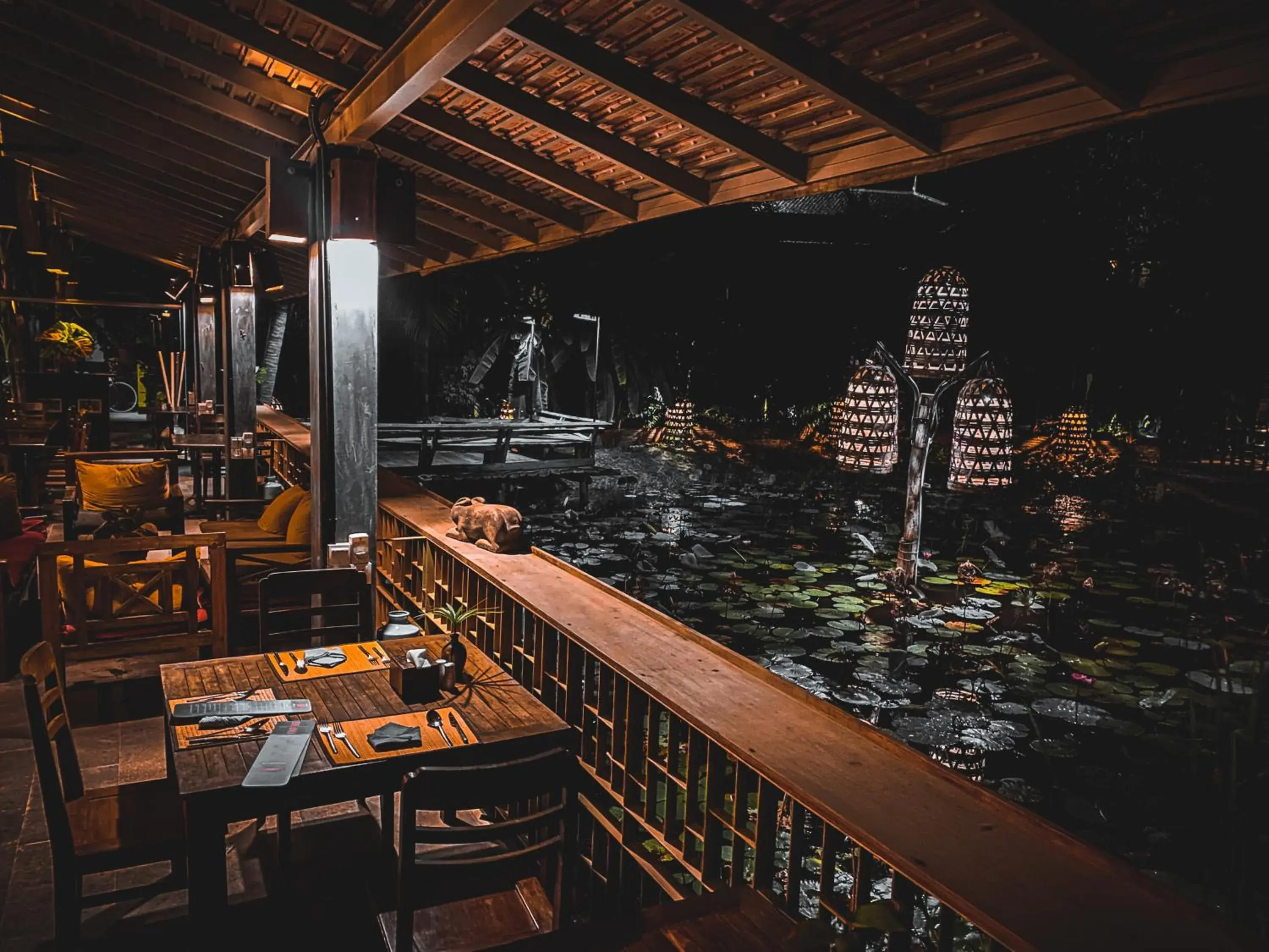 Restaurant/places to eat in Maisons Wat Kor Restaurant/places to eat in Maisons Wat Kor