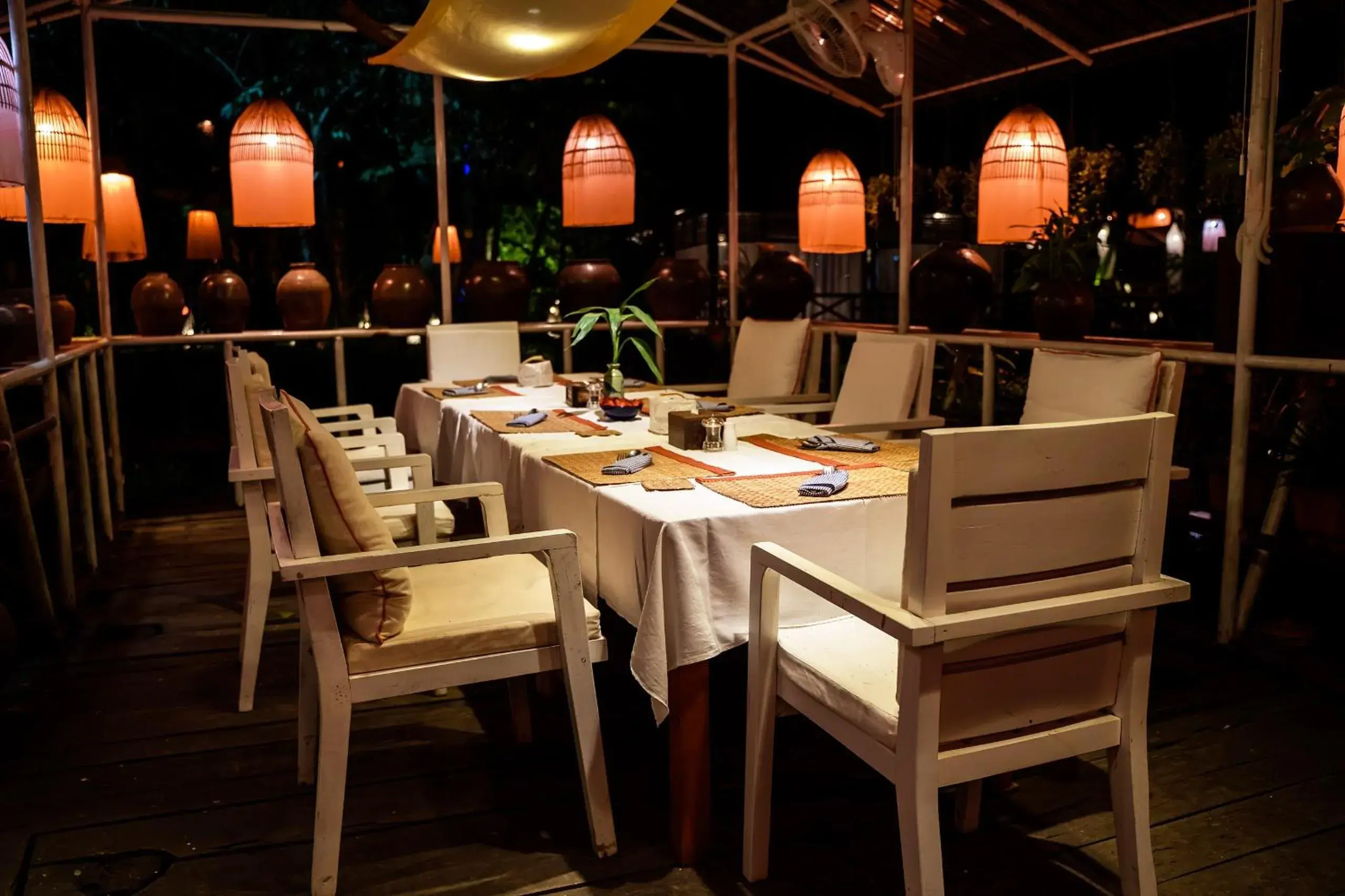 Restaurant/places to eat in Maisons Wat Kor Restaurant/places to eat in Maisons Wat Kor