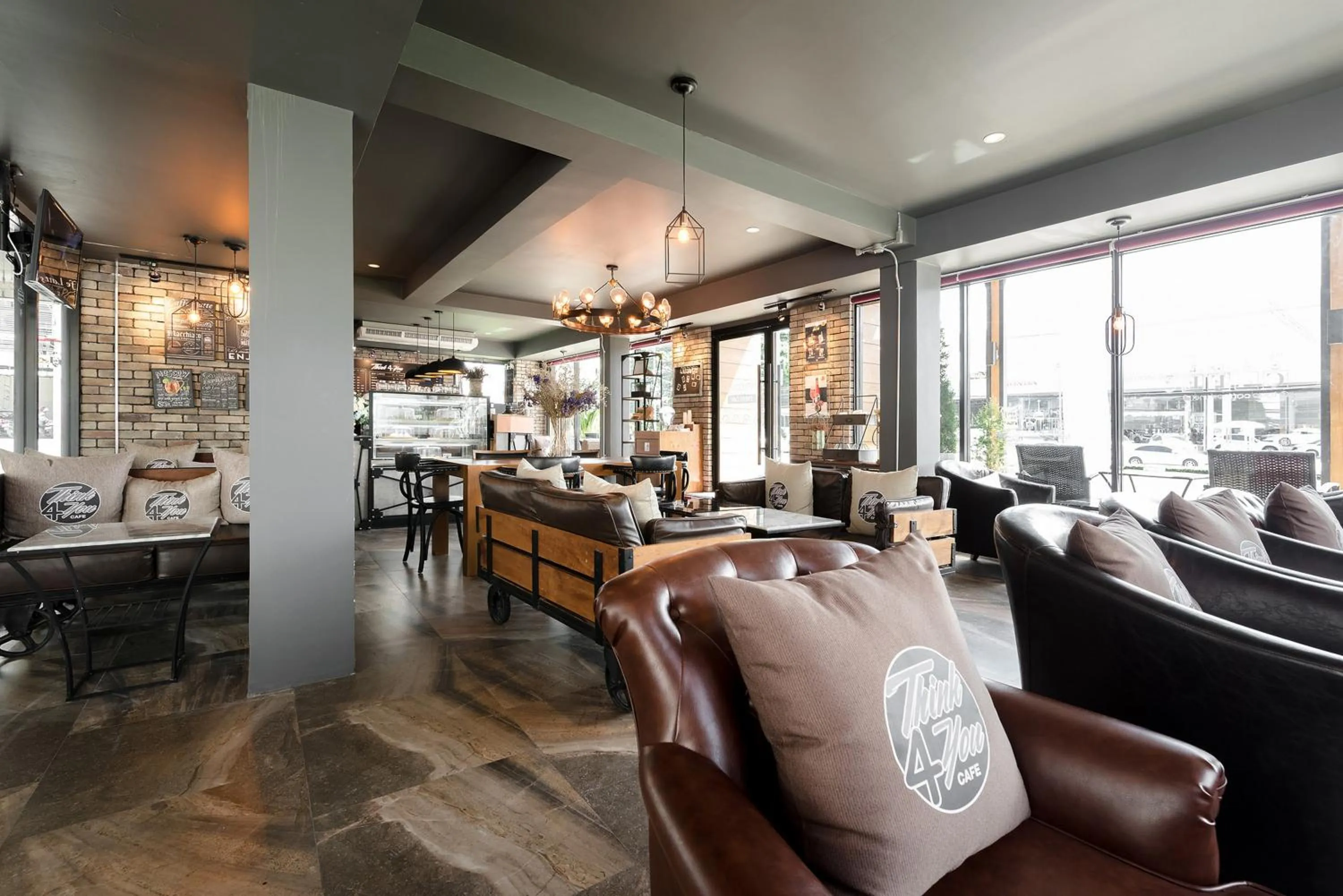 Drinks in Hin Nam Sai Suay