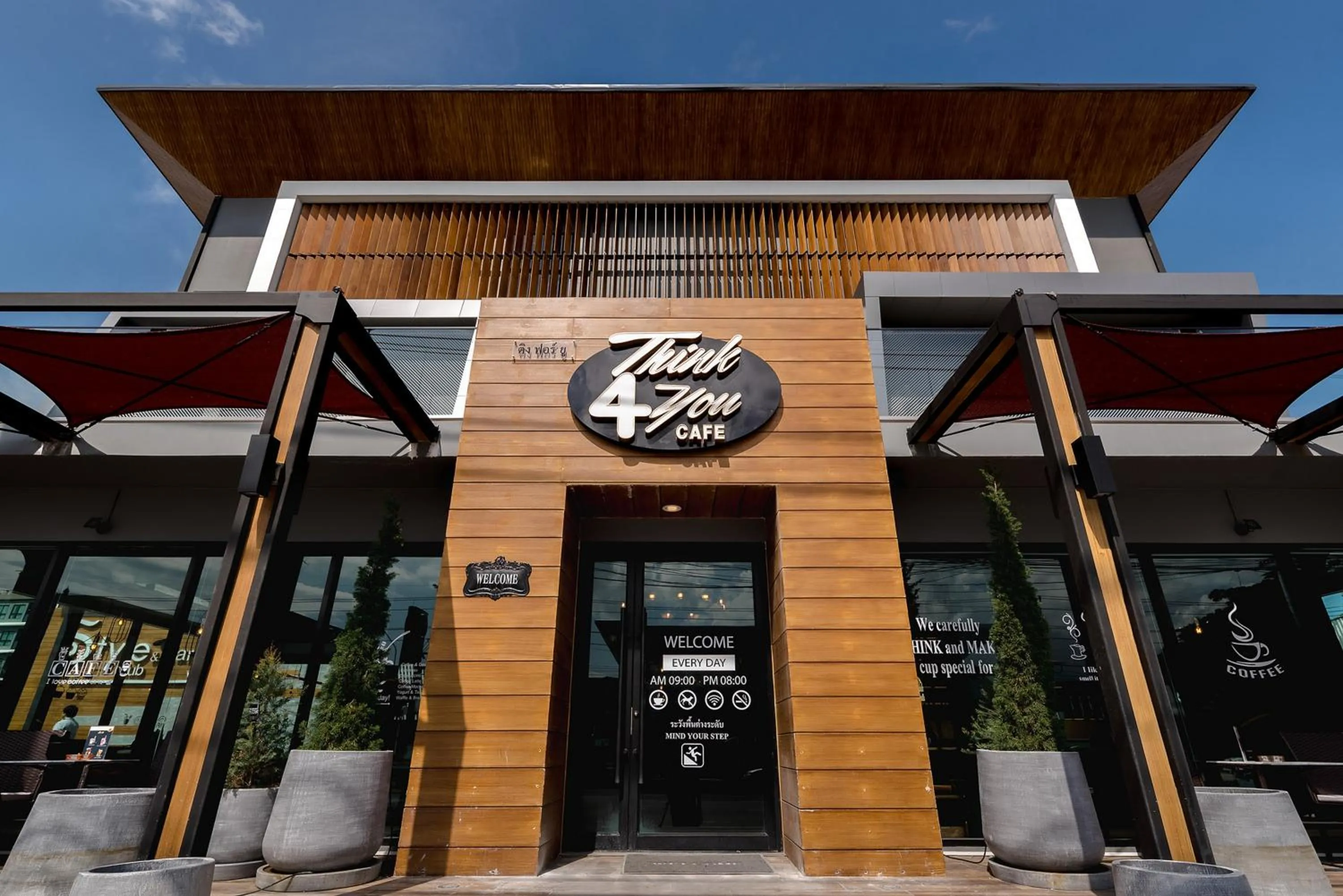 Drinks, Property Building in Hin Nam Sai Suay