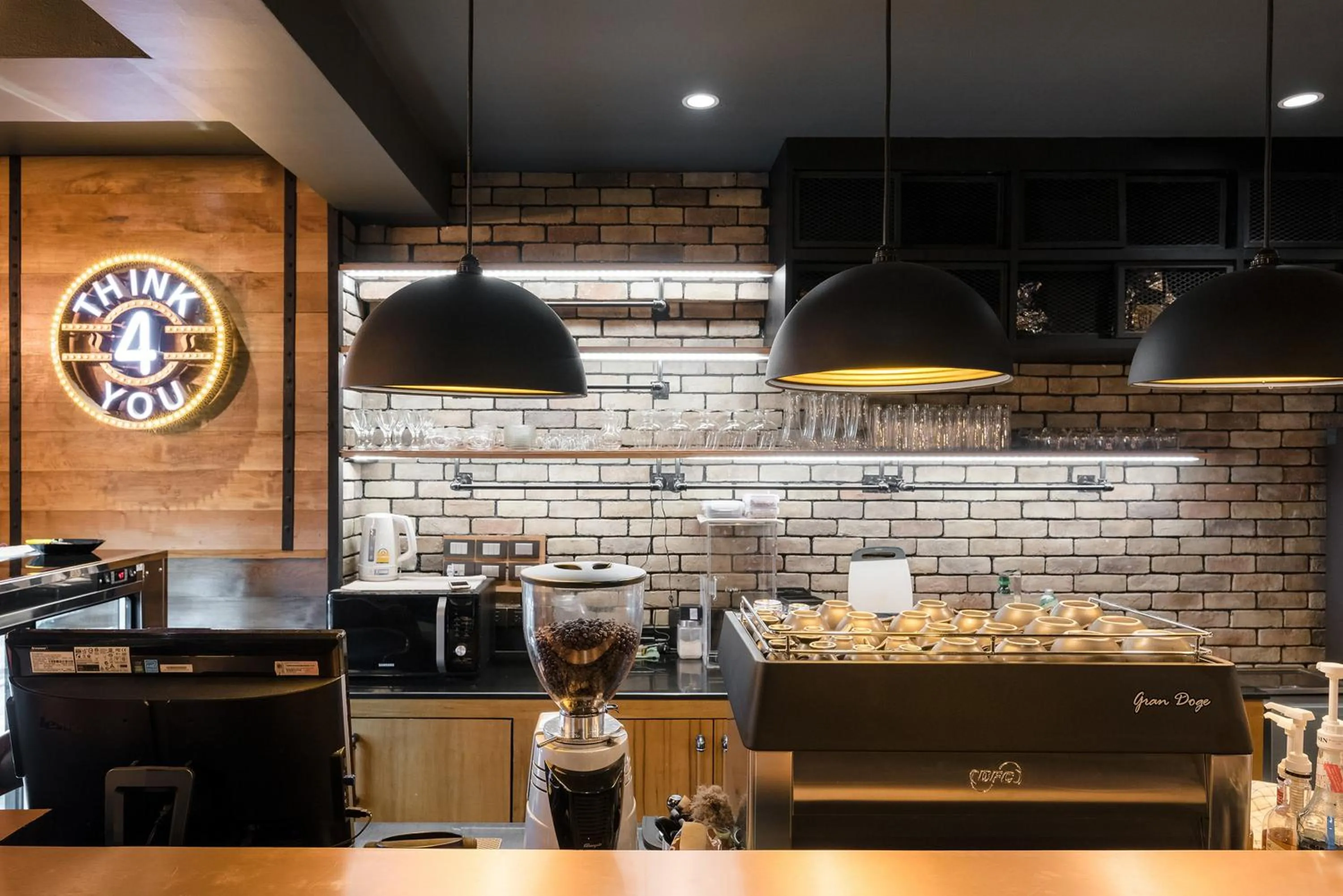 Food and drinks, Restaurant/Places to Eat in Hin Nam Sai Suay