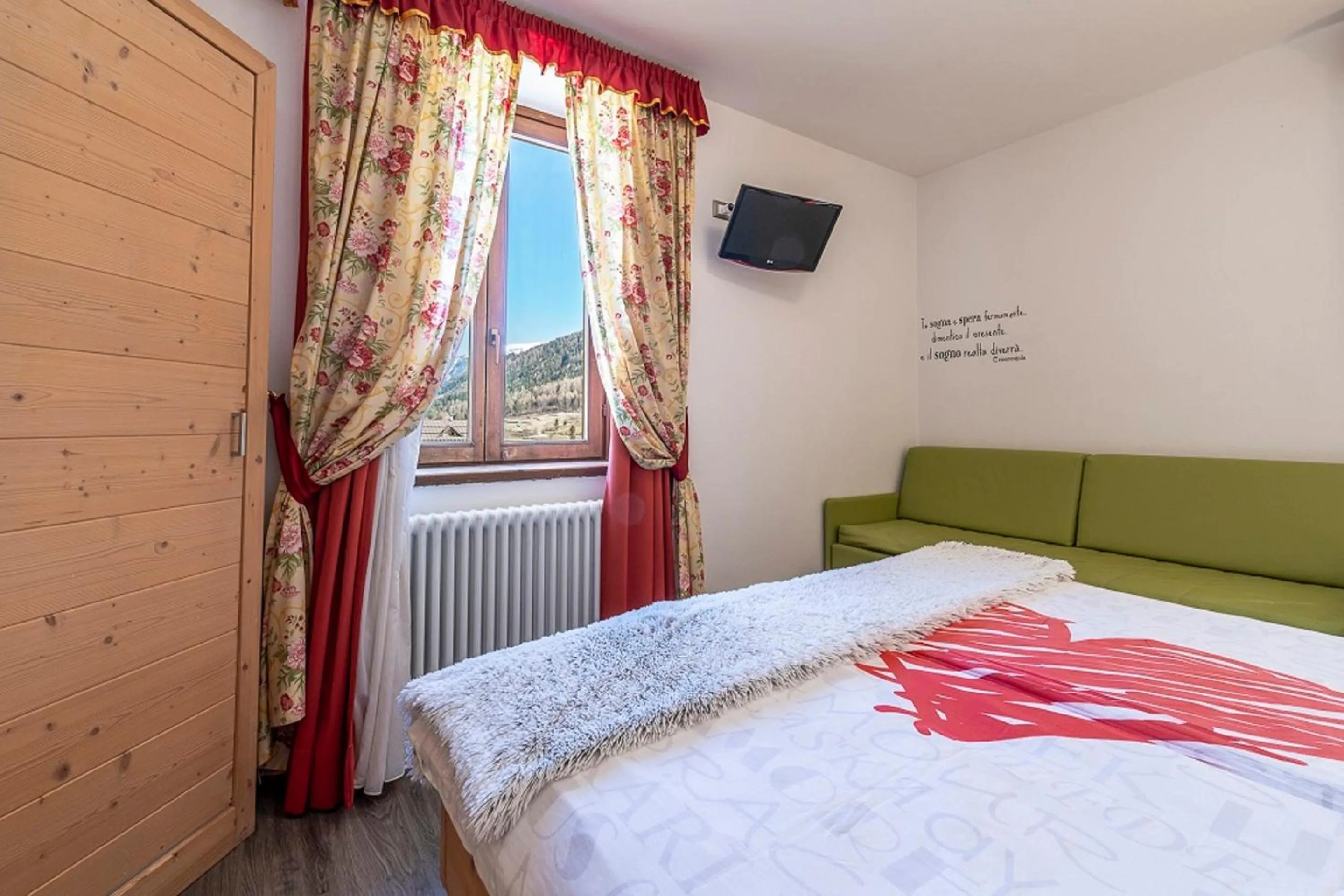 Bedroom, Bed in Hotel Arcangelo 3 stelle Superior