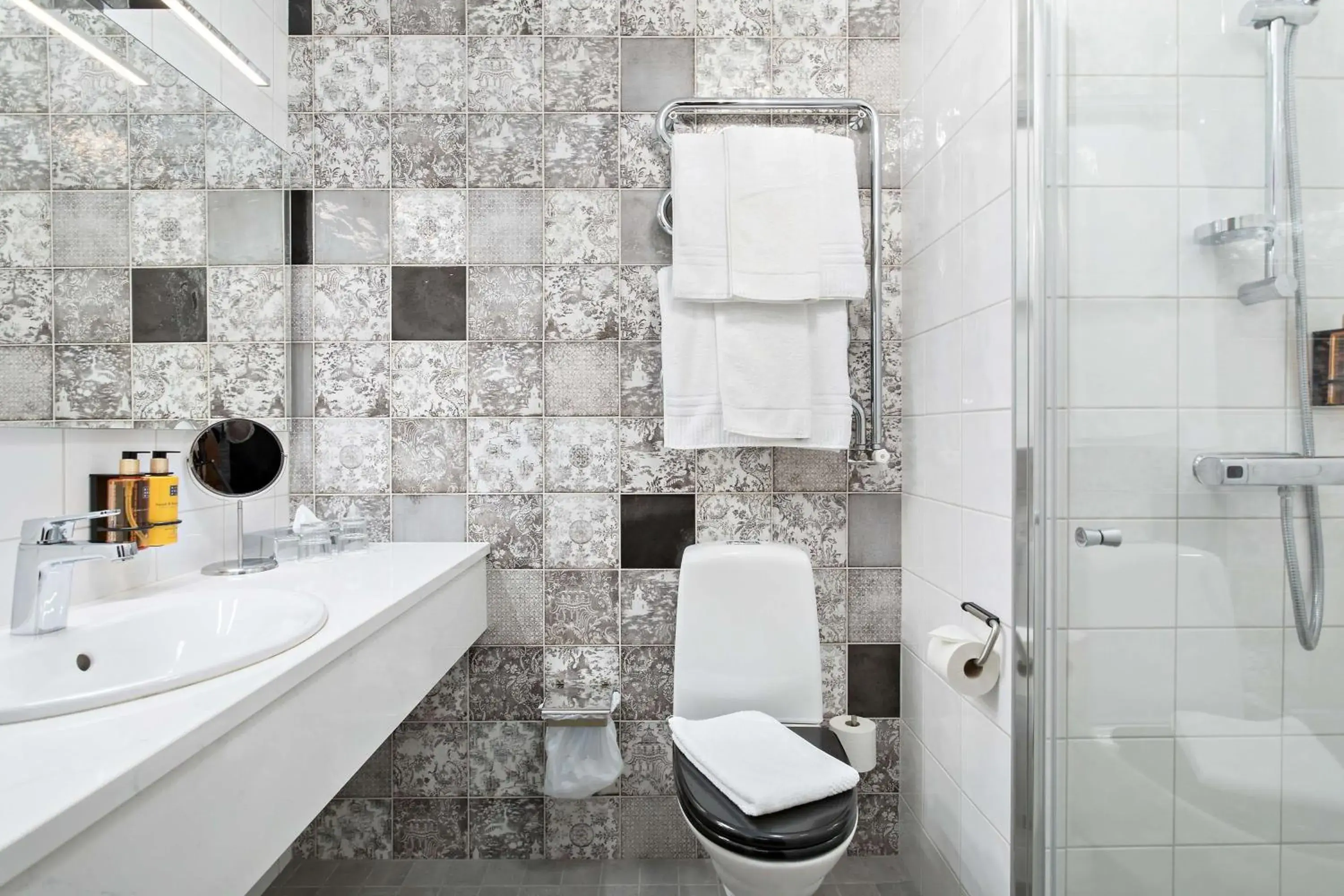 Bathroom in Best Western Plus Västerviks Stadshotell Bathroom in Best Western Plus Västerviks Stadshotell