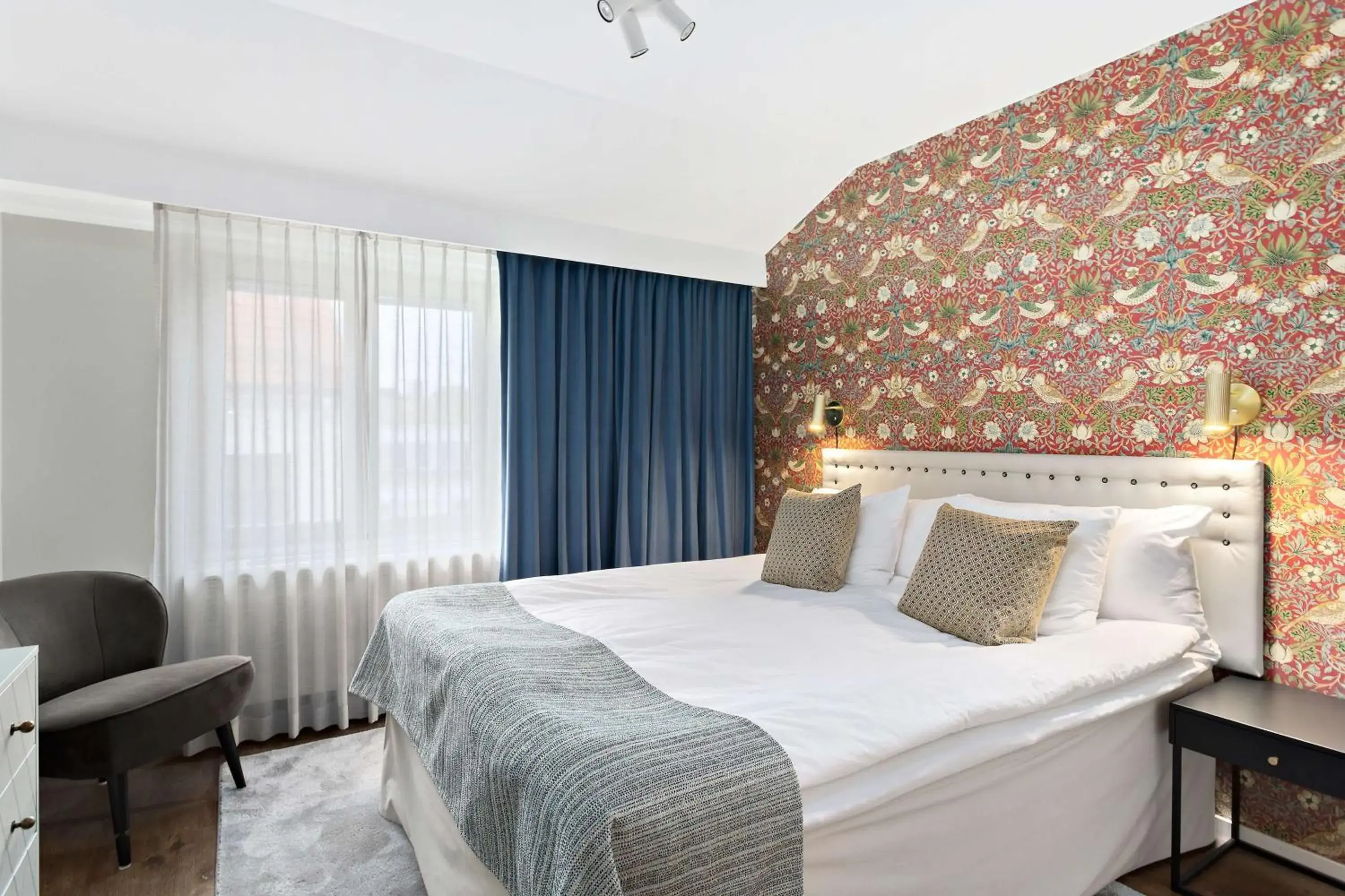 Bedroom, Bed in Best Western Plus Västerviks Stadshotell Bedroom, Bed in Best Western Plus Västerviks Stadshotell