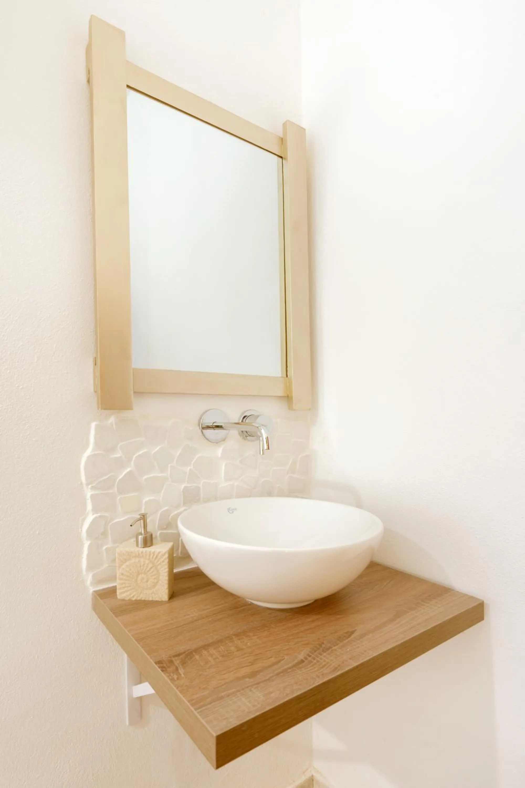 Other in Onar Rooms & Studios