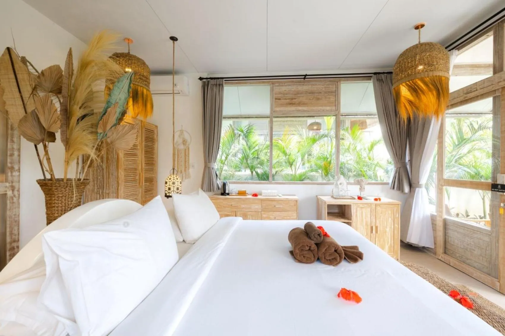 Bed in La Joya Balangan Resort