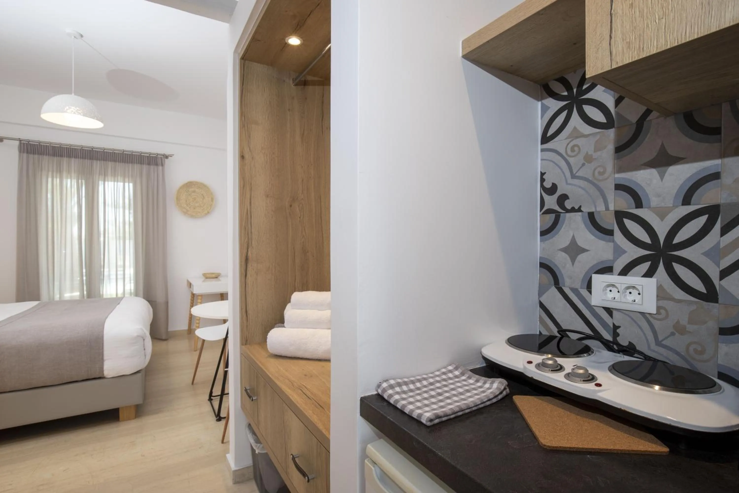 Bedroom, Bed in Louis Studios Santorini