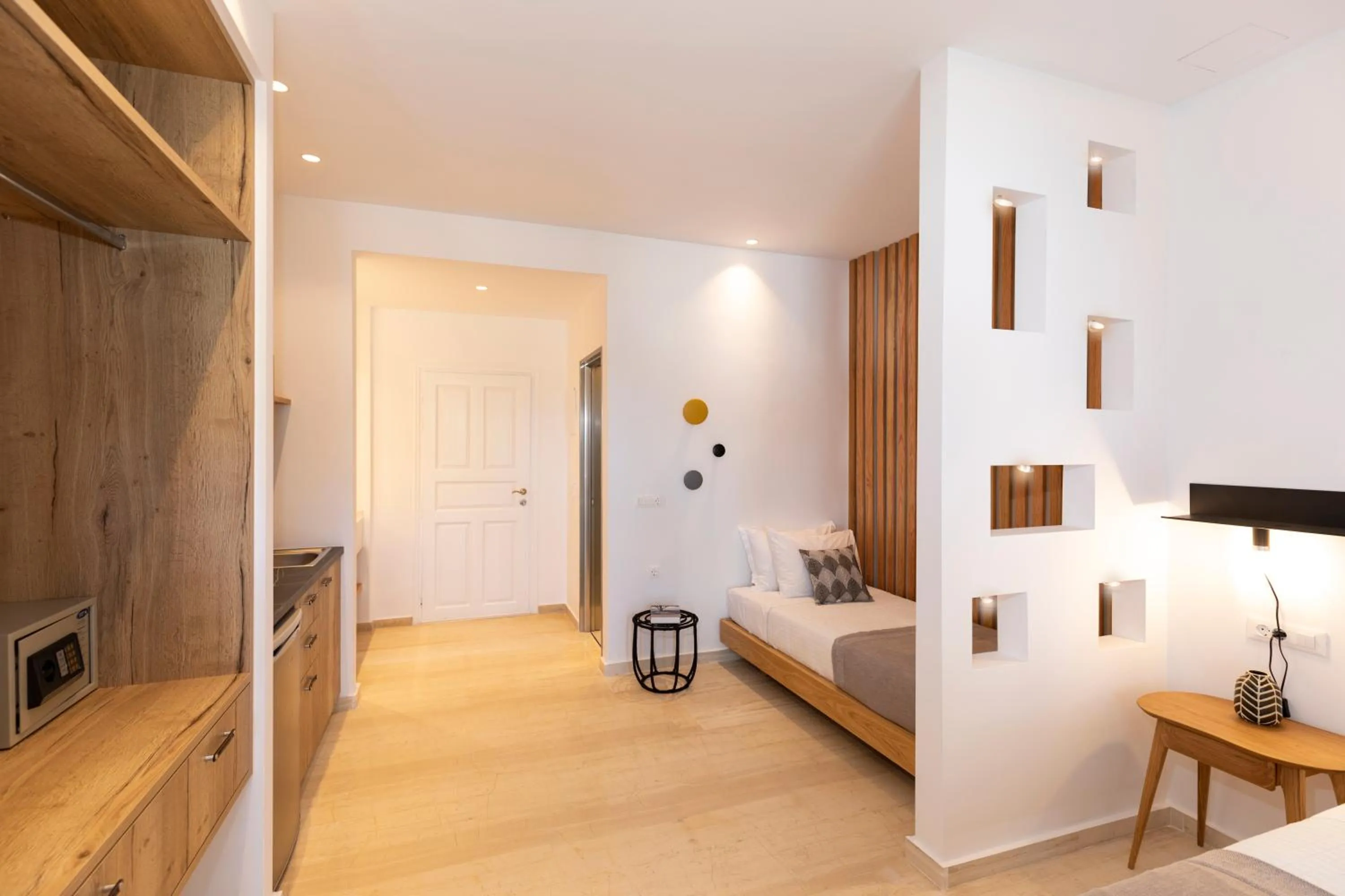 Area and facilities, Bed in Louis Studios Santorini