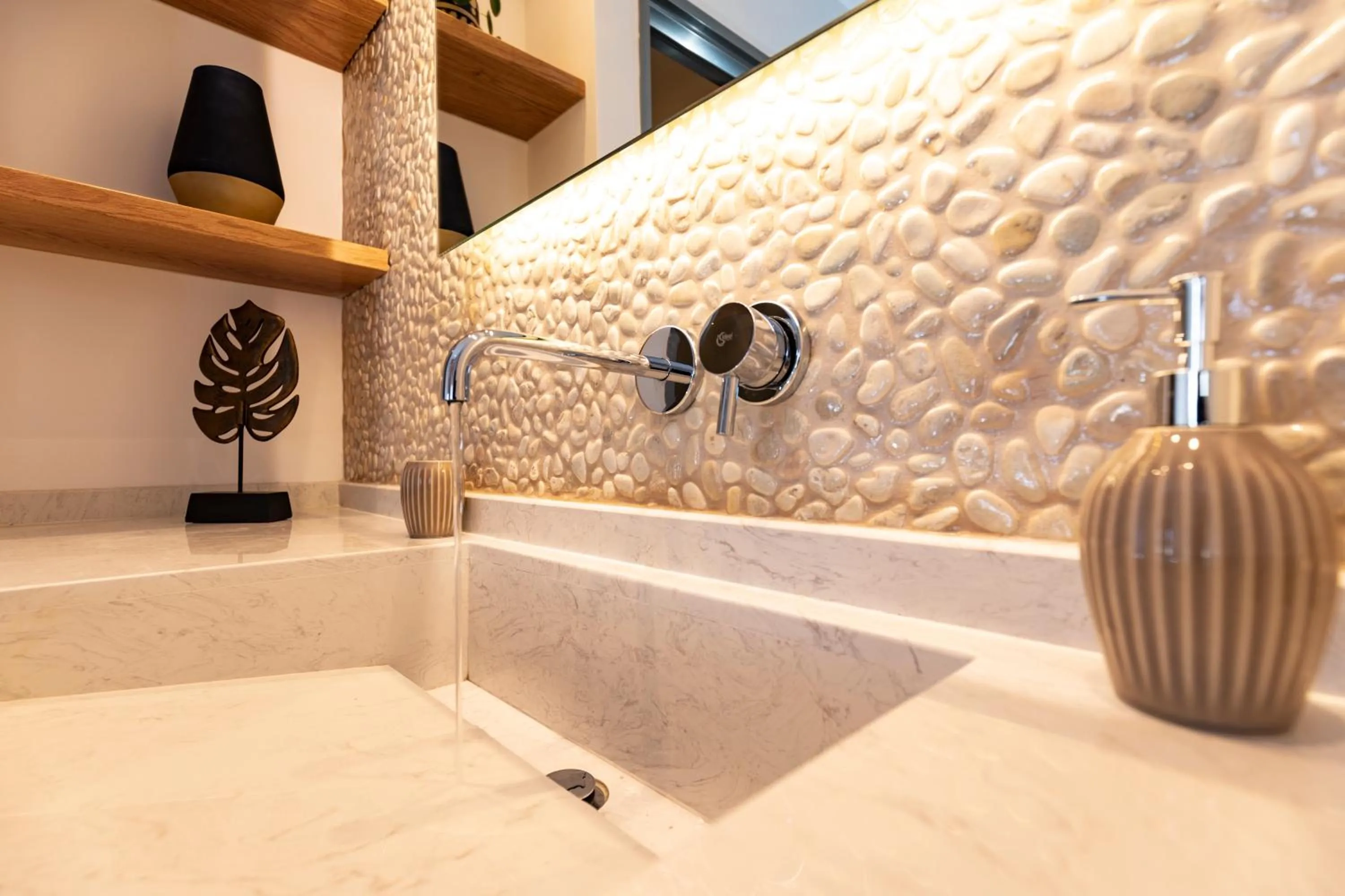 Toilet in Louis Studios Santorini