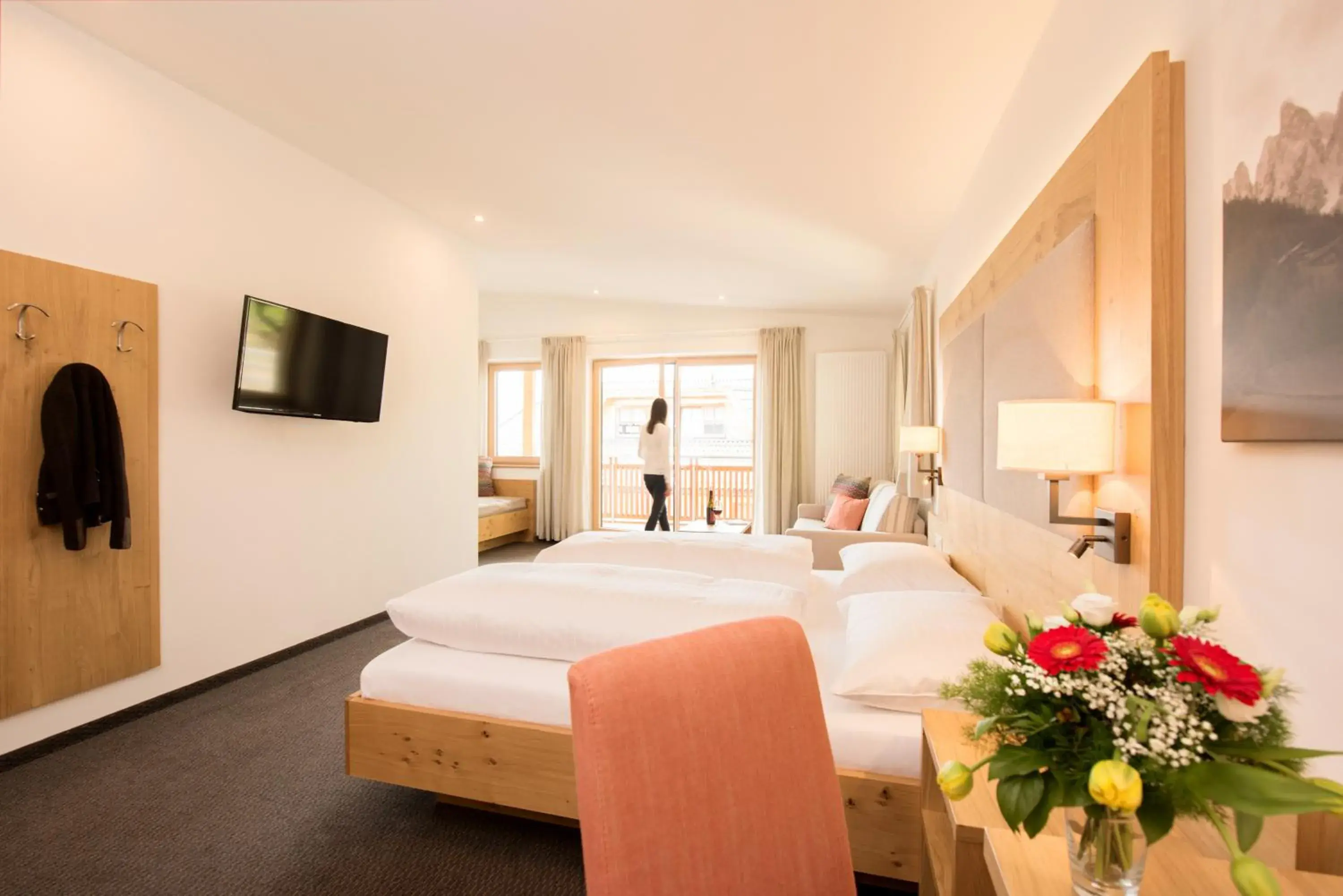 Superior Double or Twin Room with Mountain View in Panorama Hotel Flora Superior Double or Twin Room with Mountain View in Panorama Hotel Flora