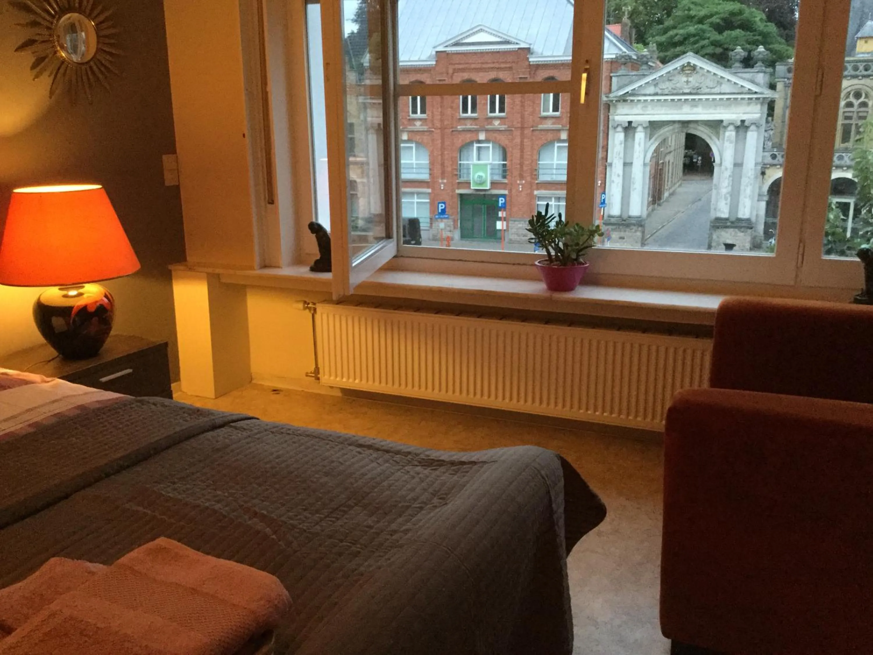 Bed in B&B East&West