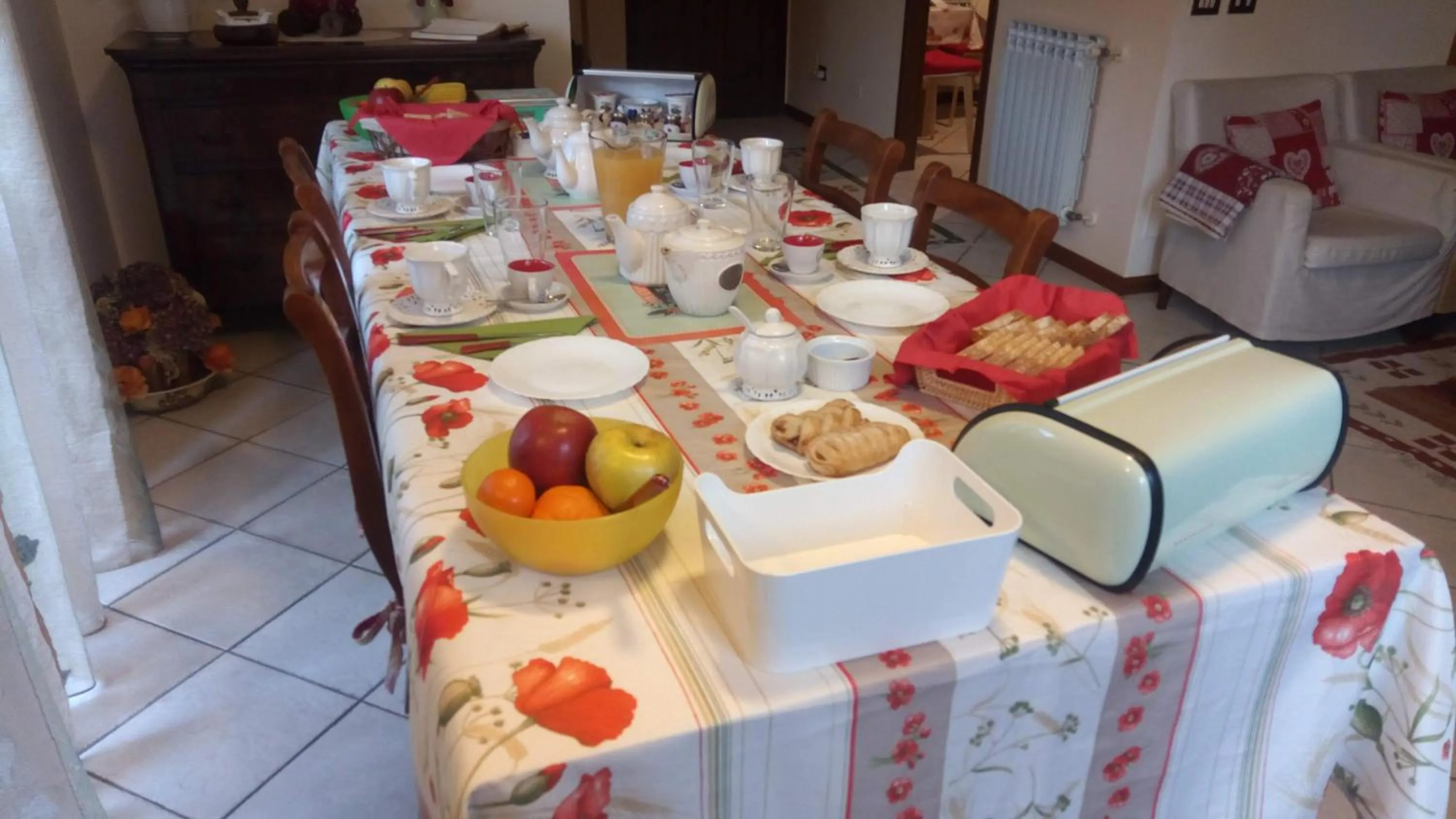 Italian breakfast in B&B Au Petit Bonheur
