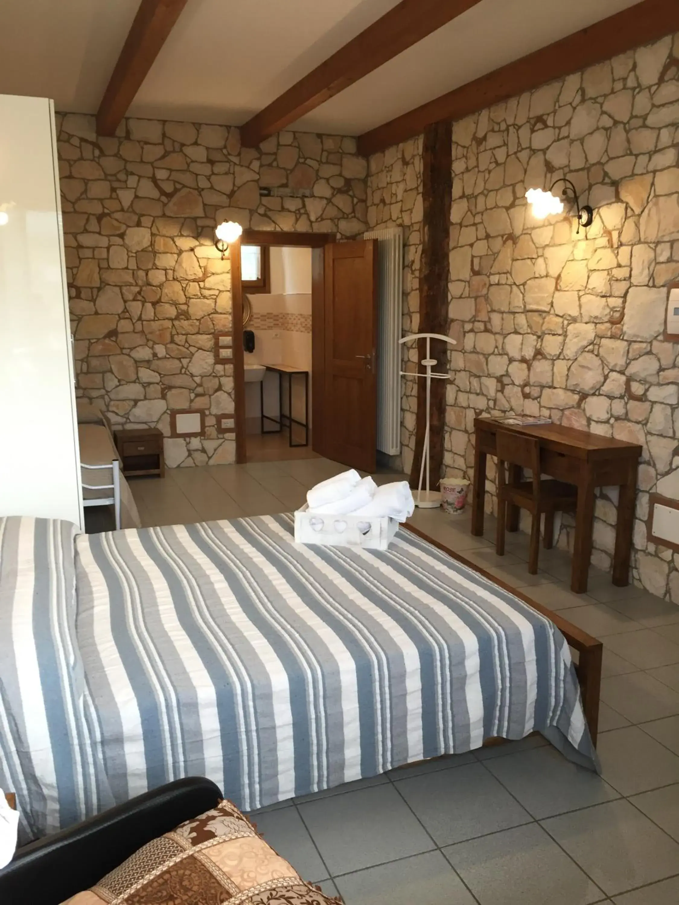 Deluxe Double or Twin Room - single occupancy in La Fontanella Deluxe Double or Twin Room - single occupancy in La Fontanella