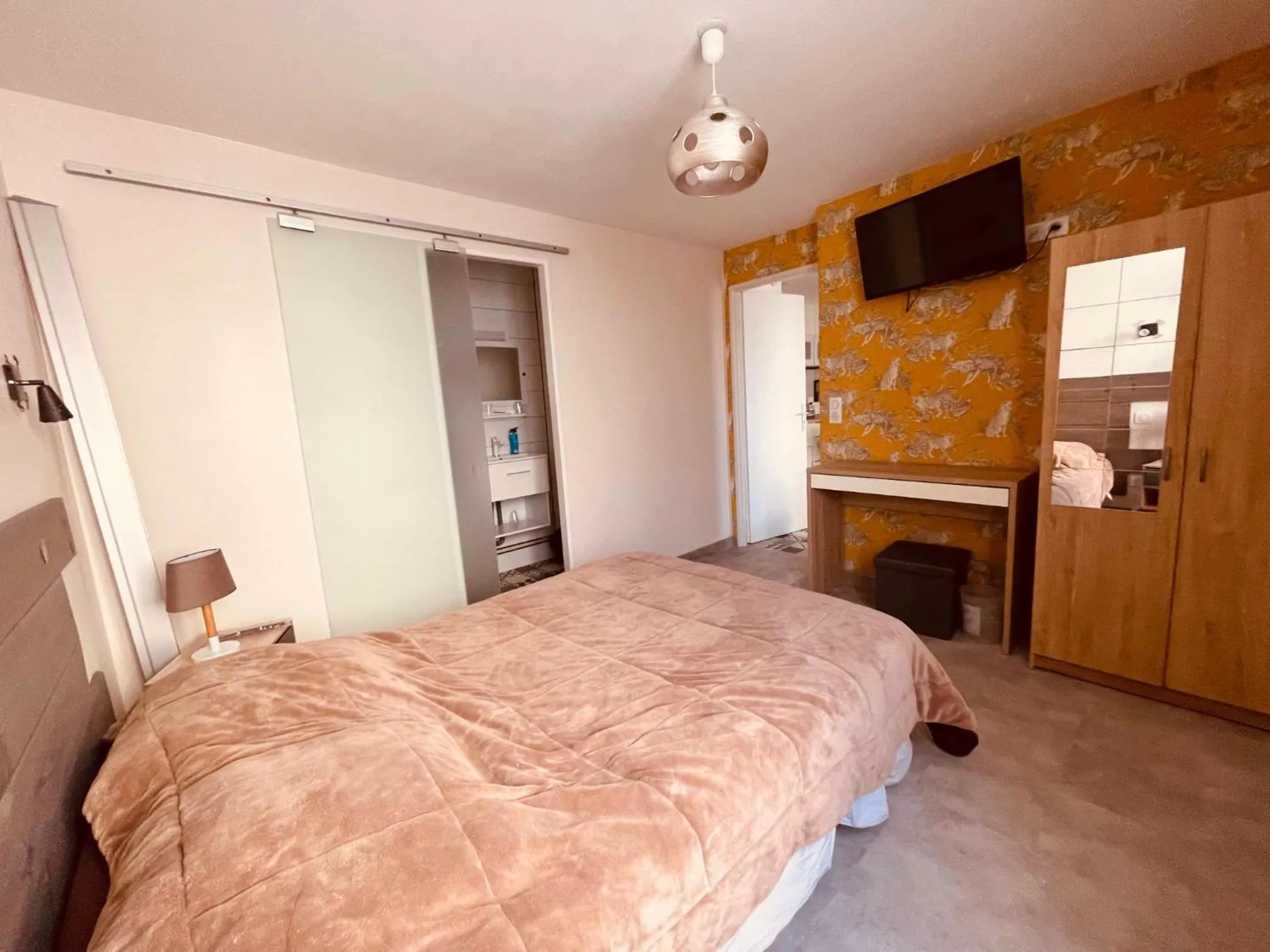 Bed in Le Clos Robinson