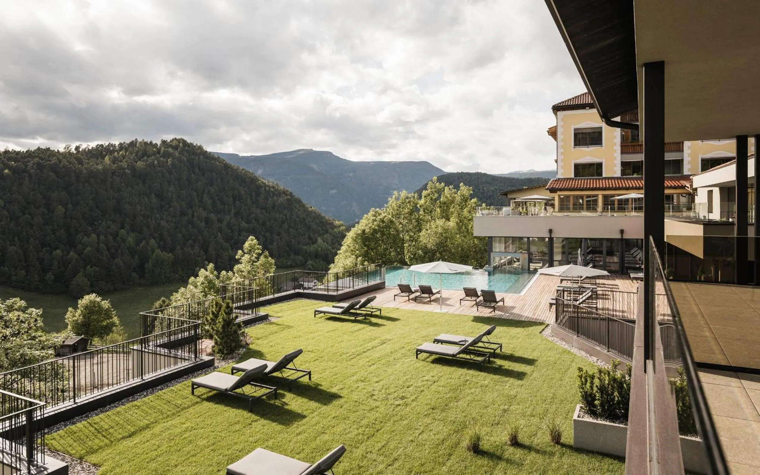 Patio in Hotel Alpenflora