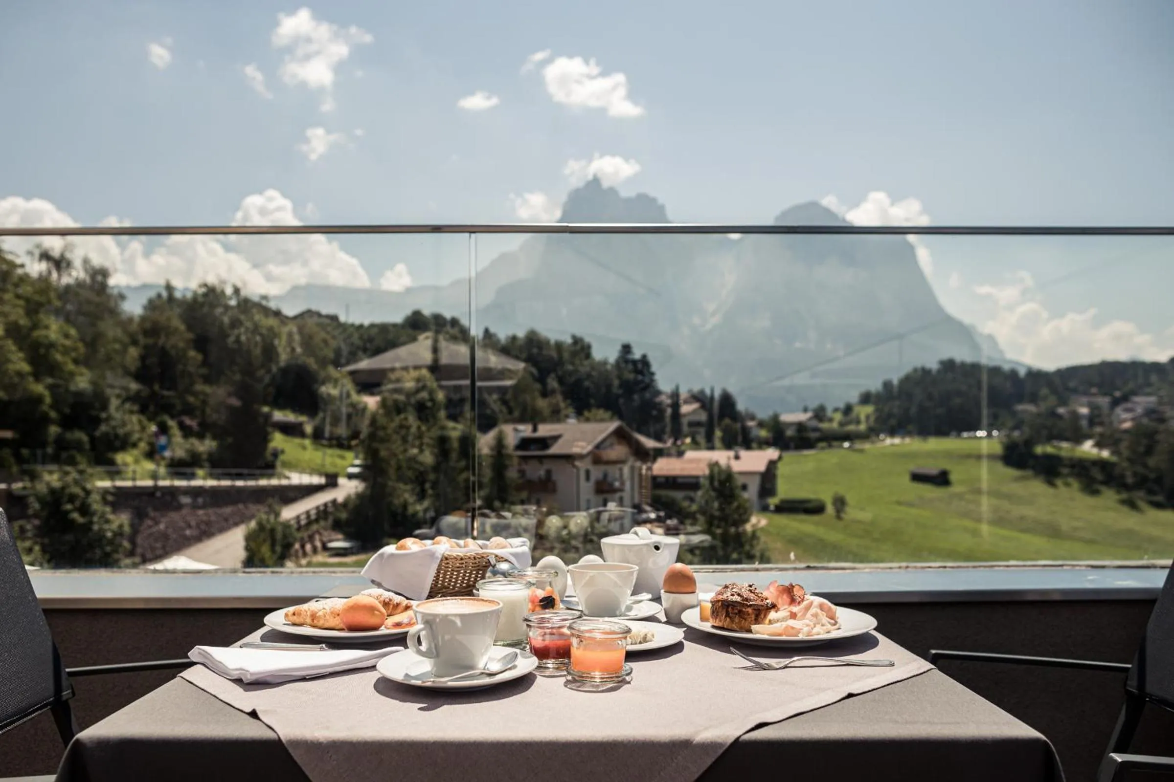 Restaurant/places to eat in Hotel Alpenflora