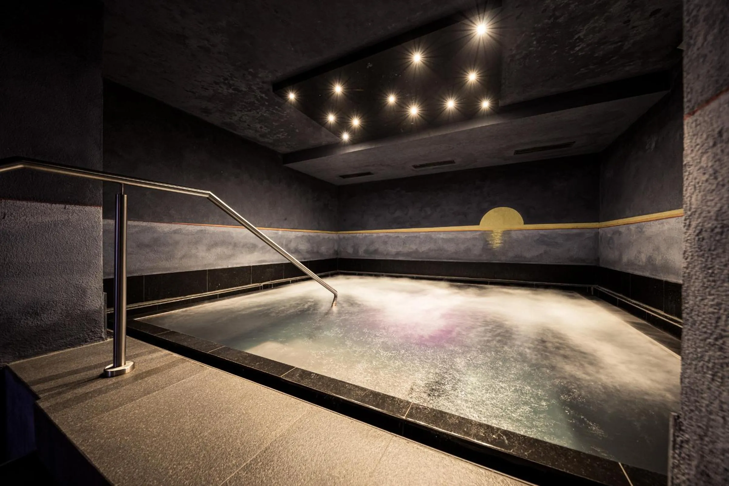 Hot Tub in Hotel Alpenflora