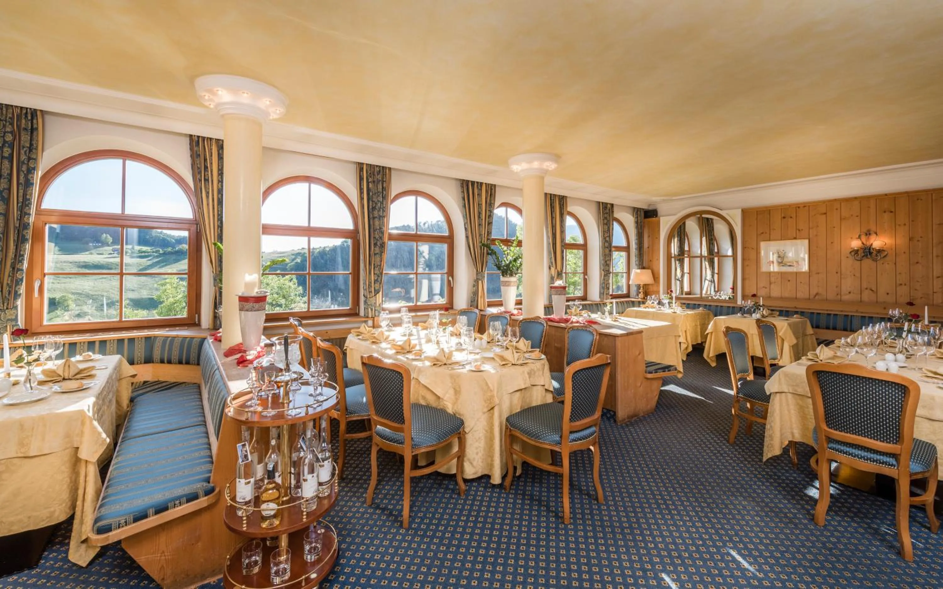 Restaurant/places to eat in Hotel Alpenflora