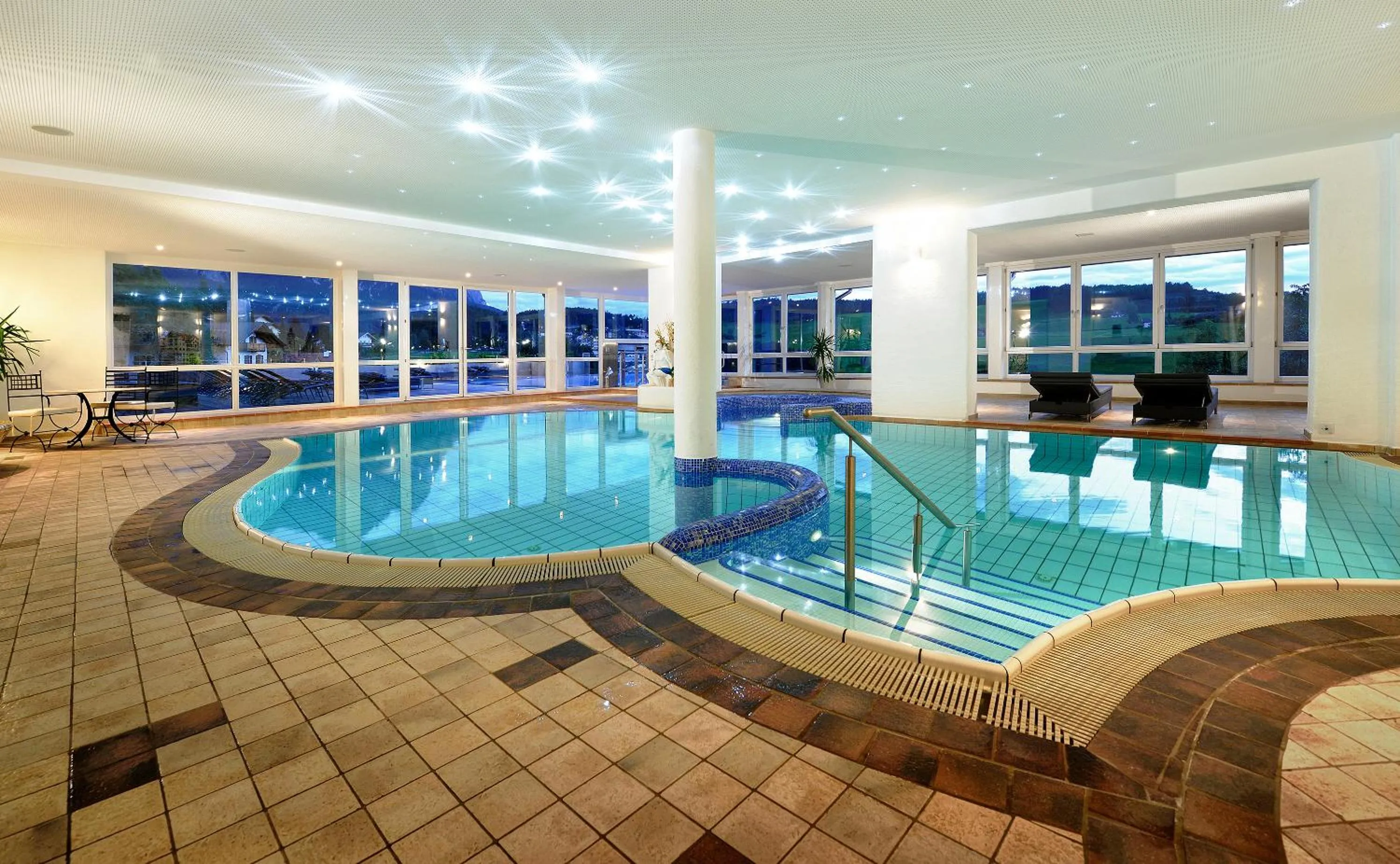Swimming pool in Hotel Alpenflora