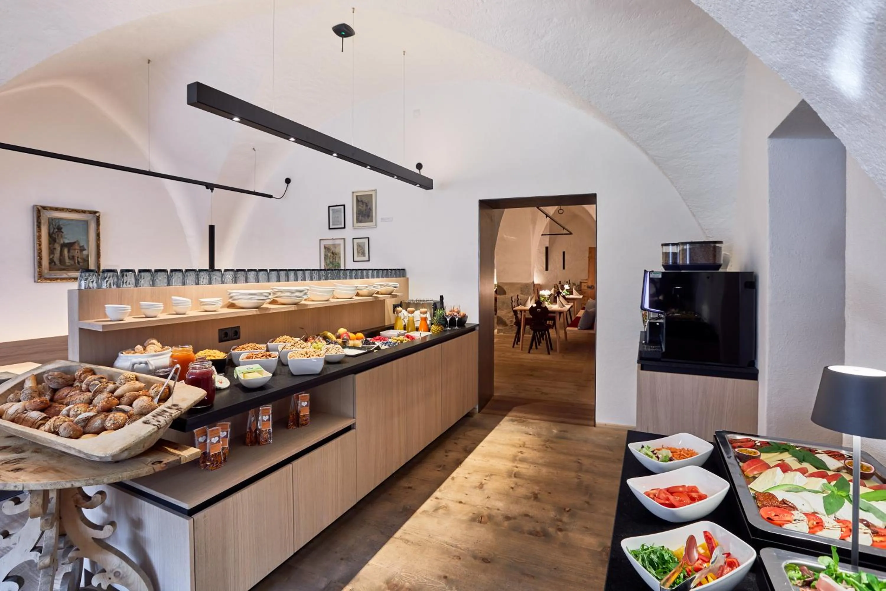 Food and drinks in Hotel Walther v.d. Vogelweide Superior