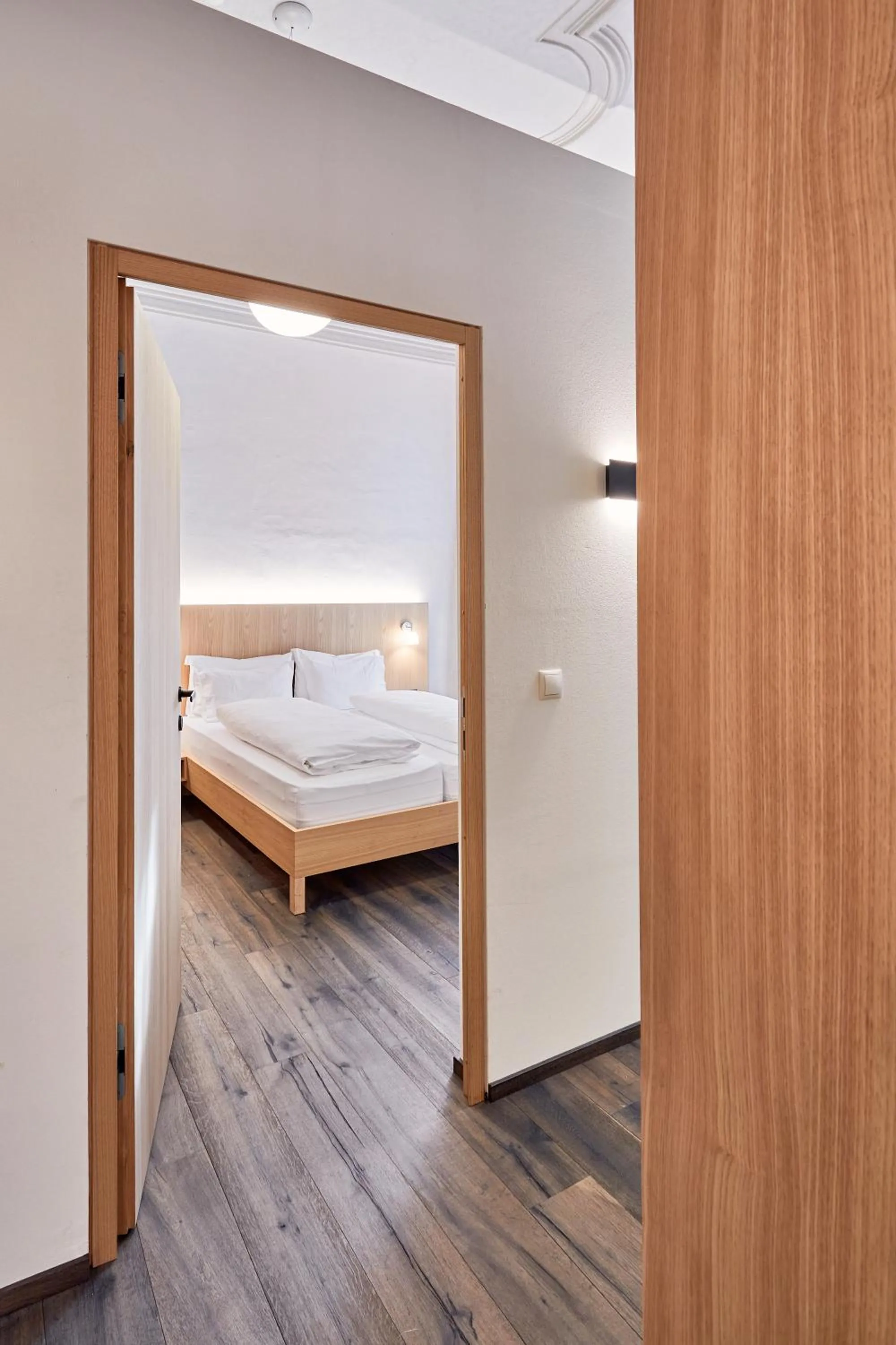 Photo of the whole room, Bed in Hotel Walther v.d. Vogelweide Superior