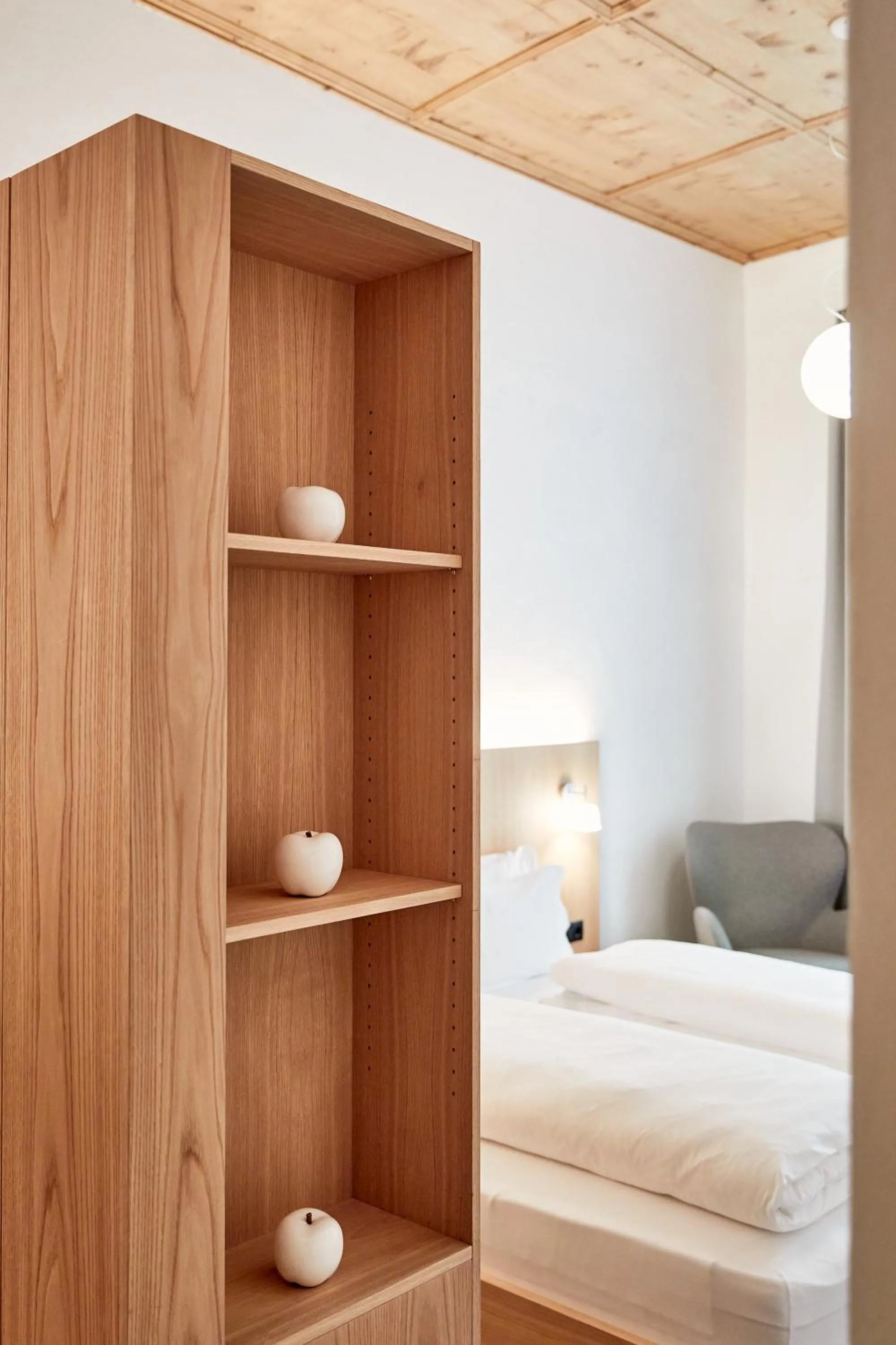 Decorative detail, Bed in Hotel Walther v.d. Vogelweide Superior