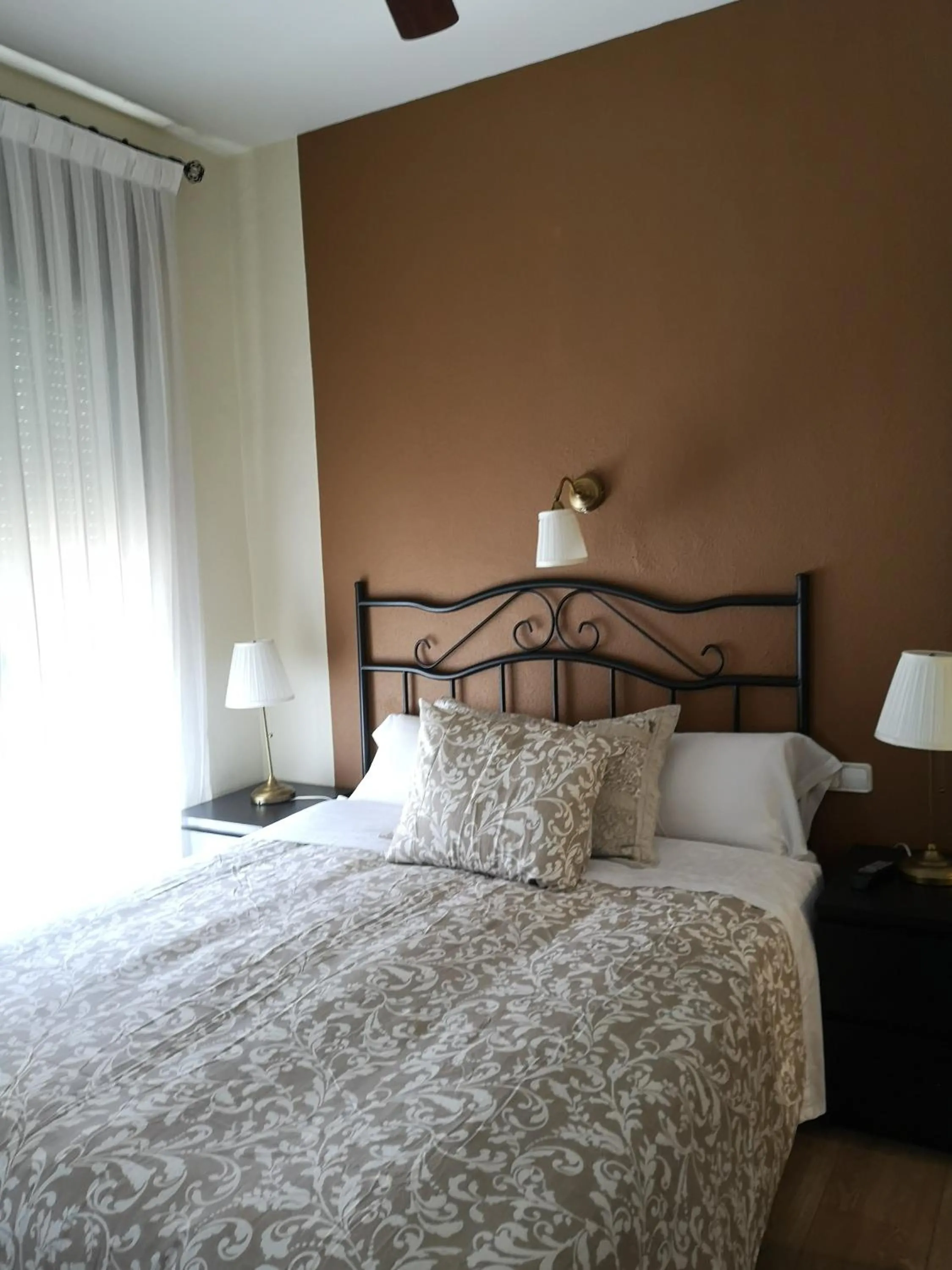 Triple Room with City View in Hostal Plaza