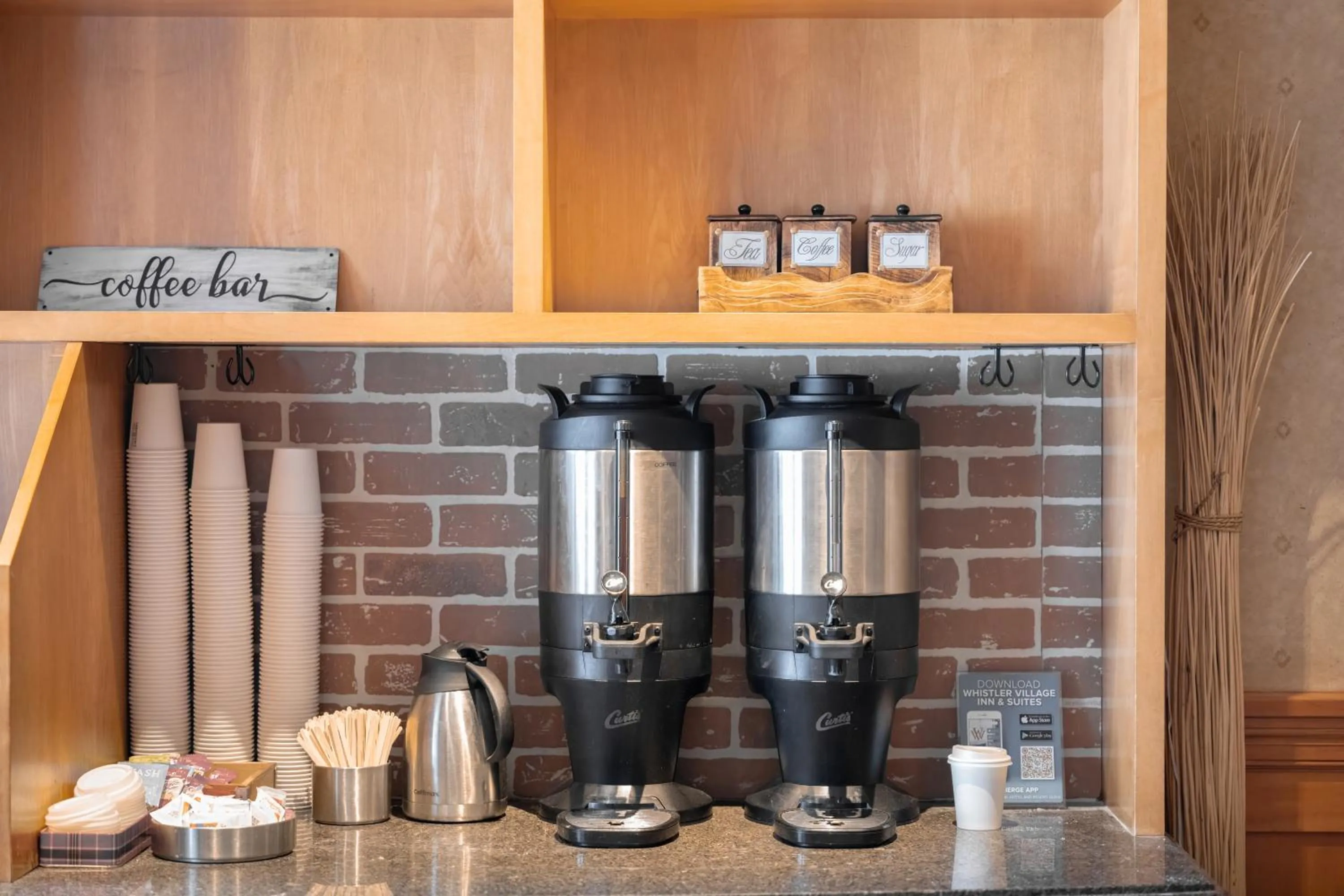 Coffee/tea facilities in Whistler Village Inn & Suites