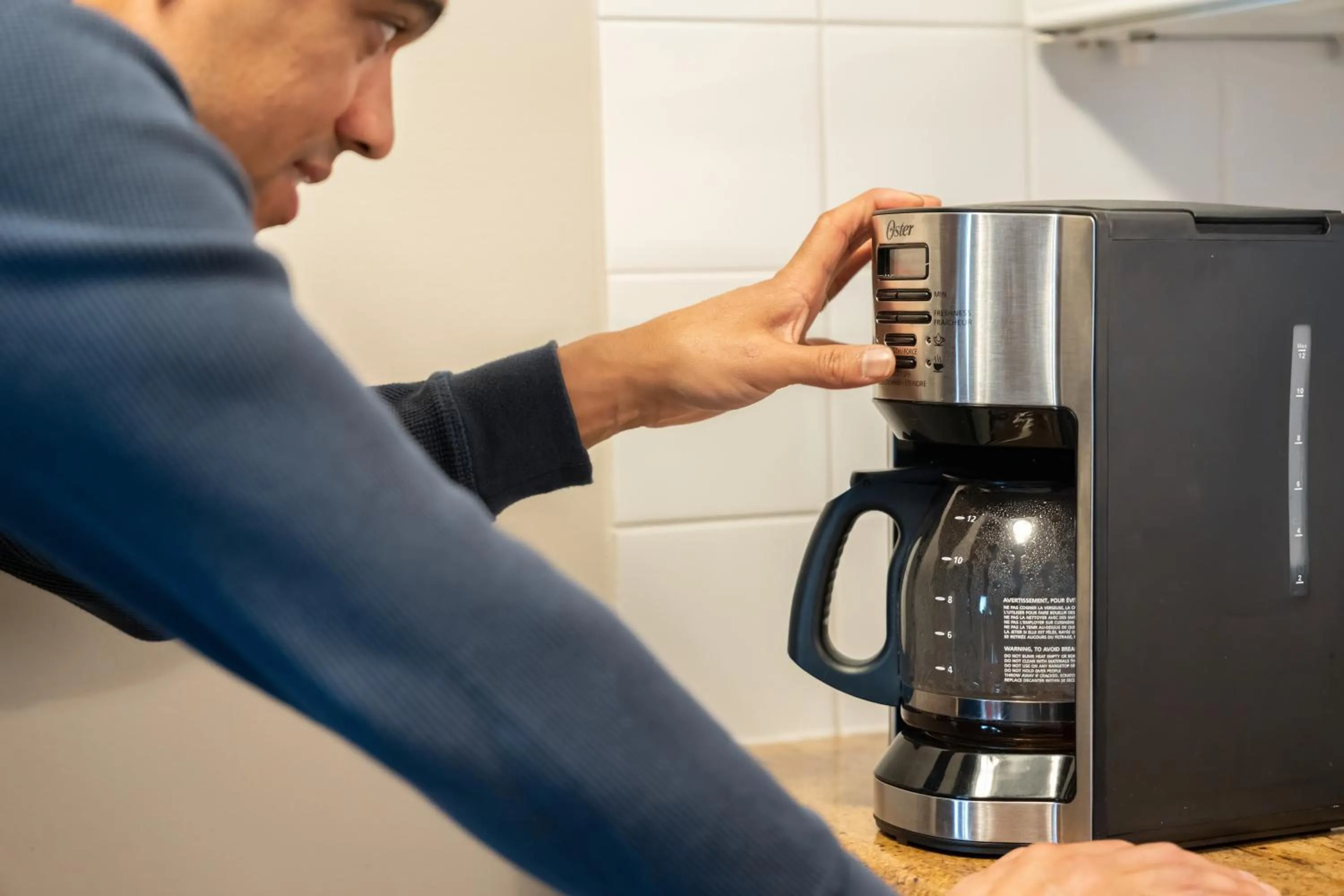 Coffee/tea facilities in Whistler Village Inn & Suites