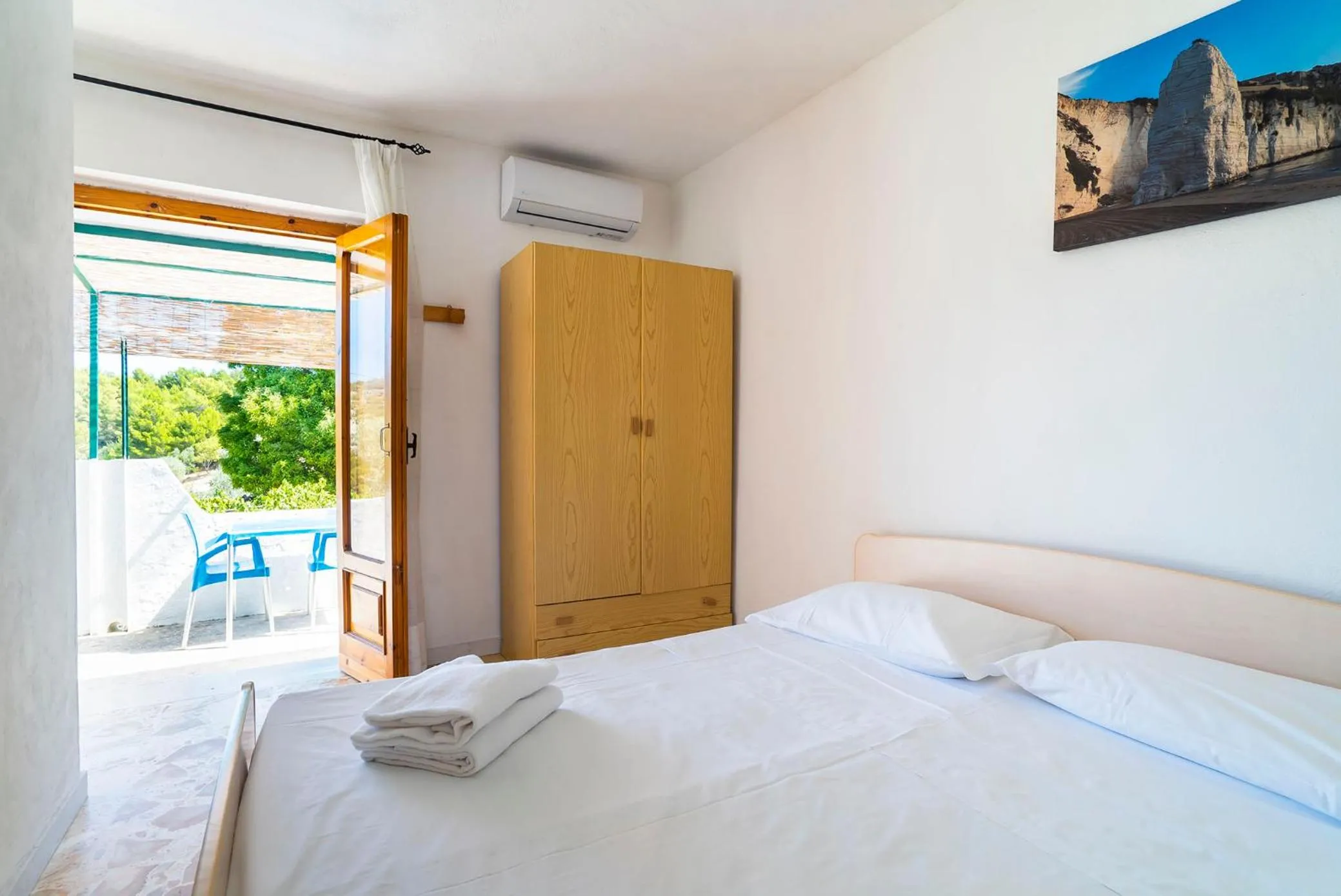 View (from property/room), Bed in Casa Colletta Vieste